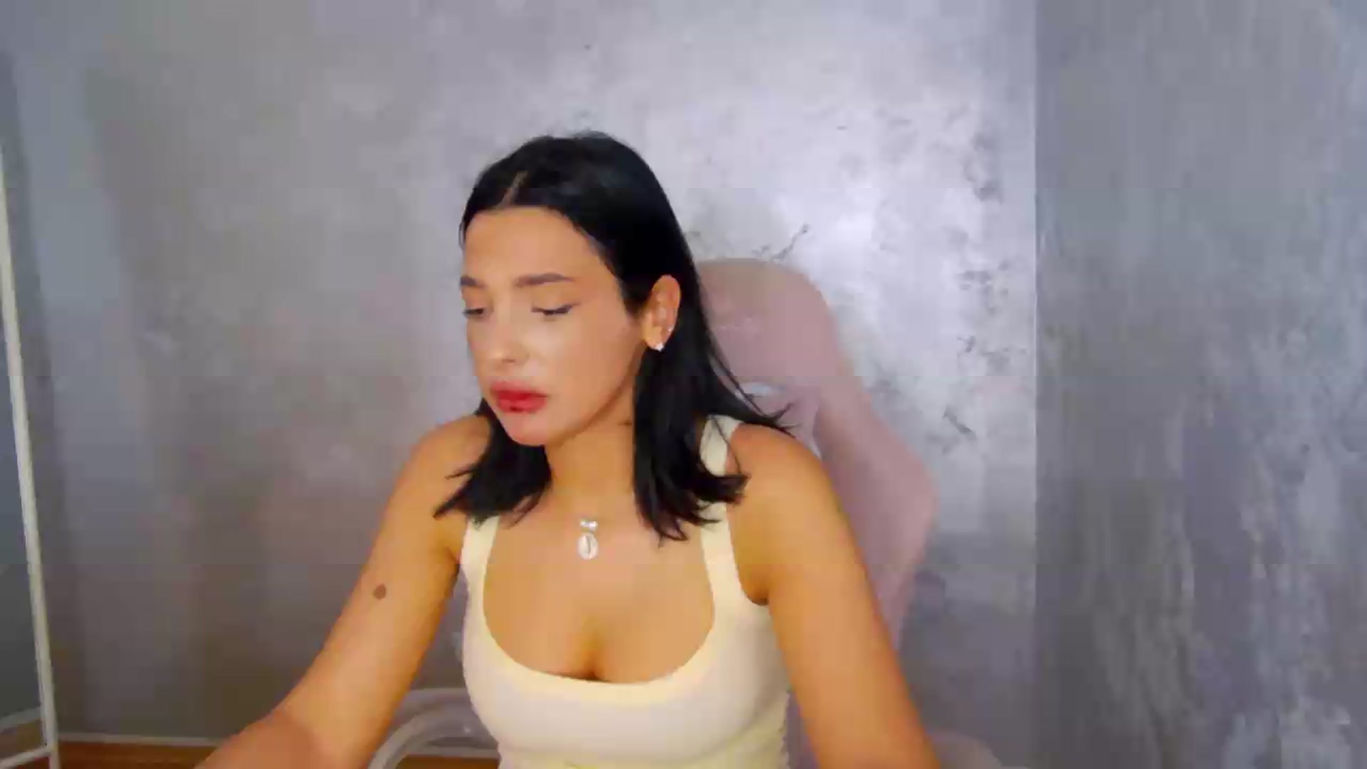 Gallery image thumbnail from meliiis_'s myfreecams stream on, 06/18/2026, 17:55 image 1 of 20