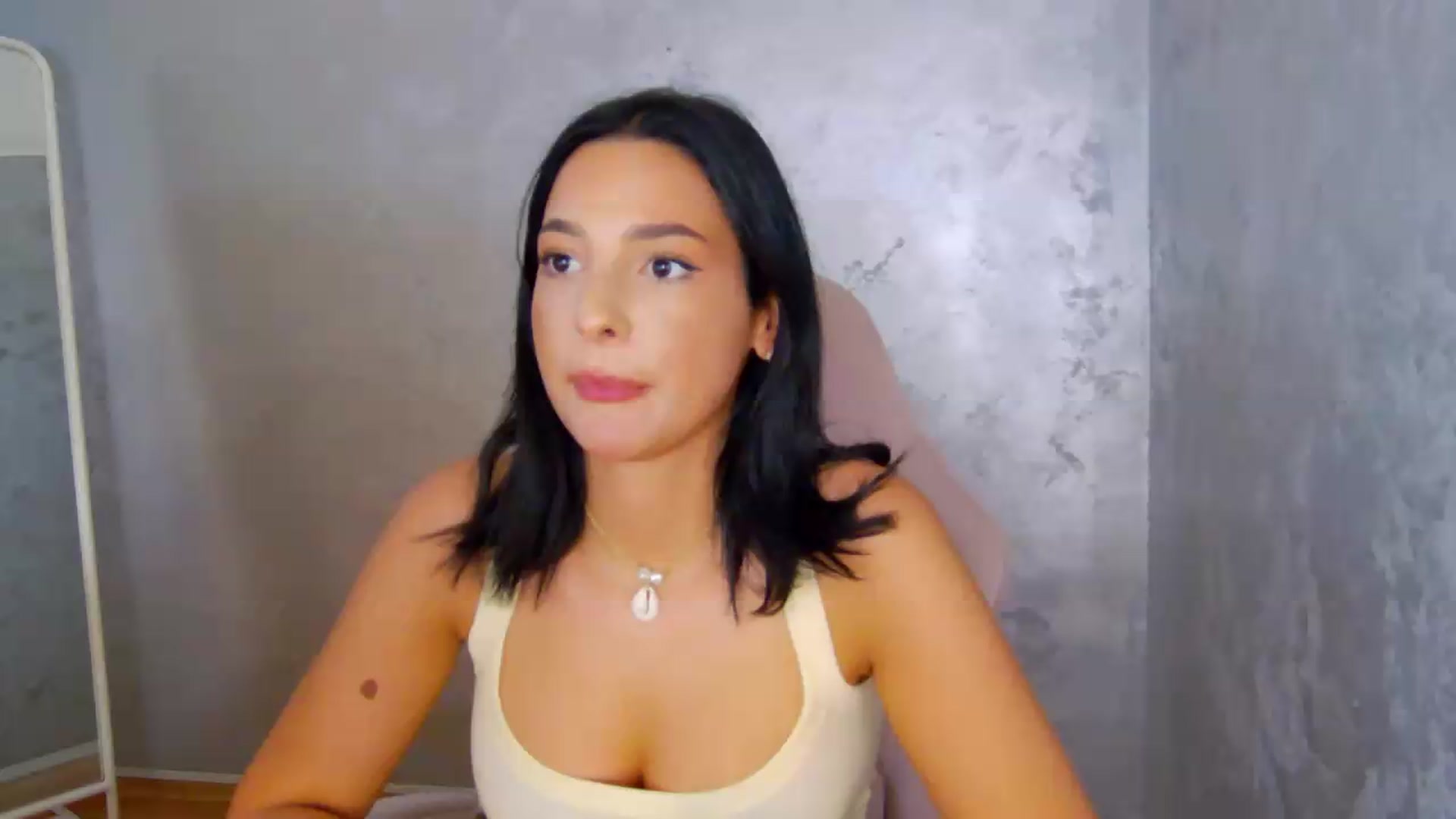 Gallery image thumbnail from meliiis_'s myfreecams stream on, 06/18/2026, 17:55 image 3 of 20