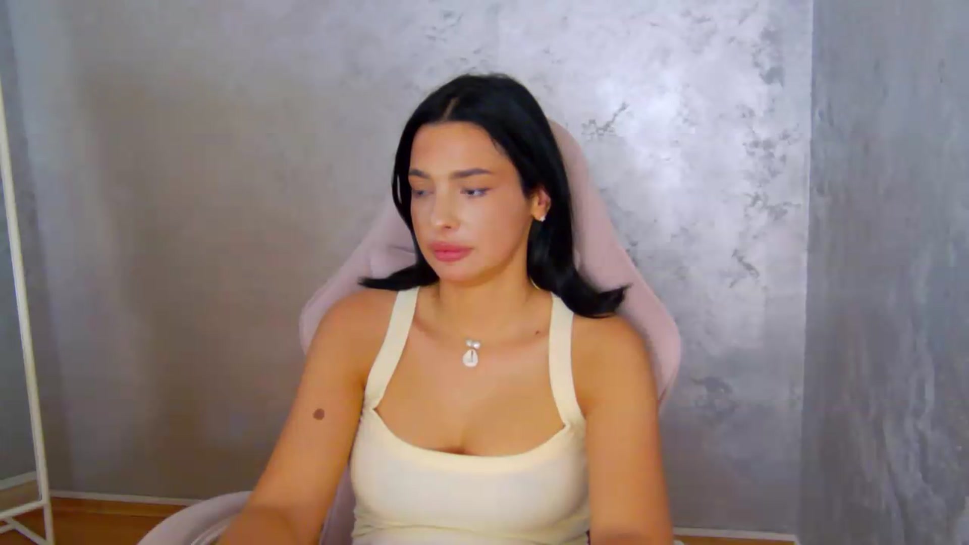 Gallery image thumbnail from meliiis_'s myfreecams stream on, 06/18/2026, 17:55 image 17 of 20