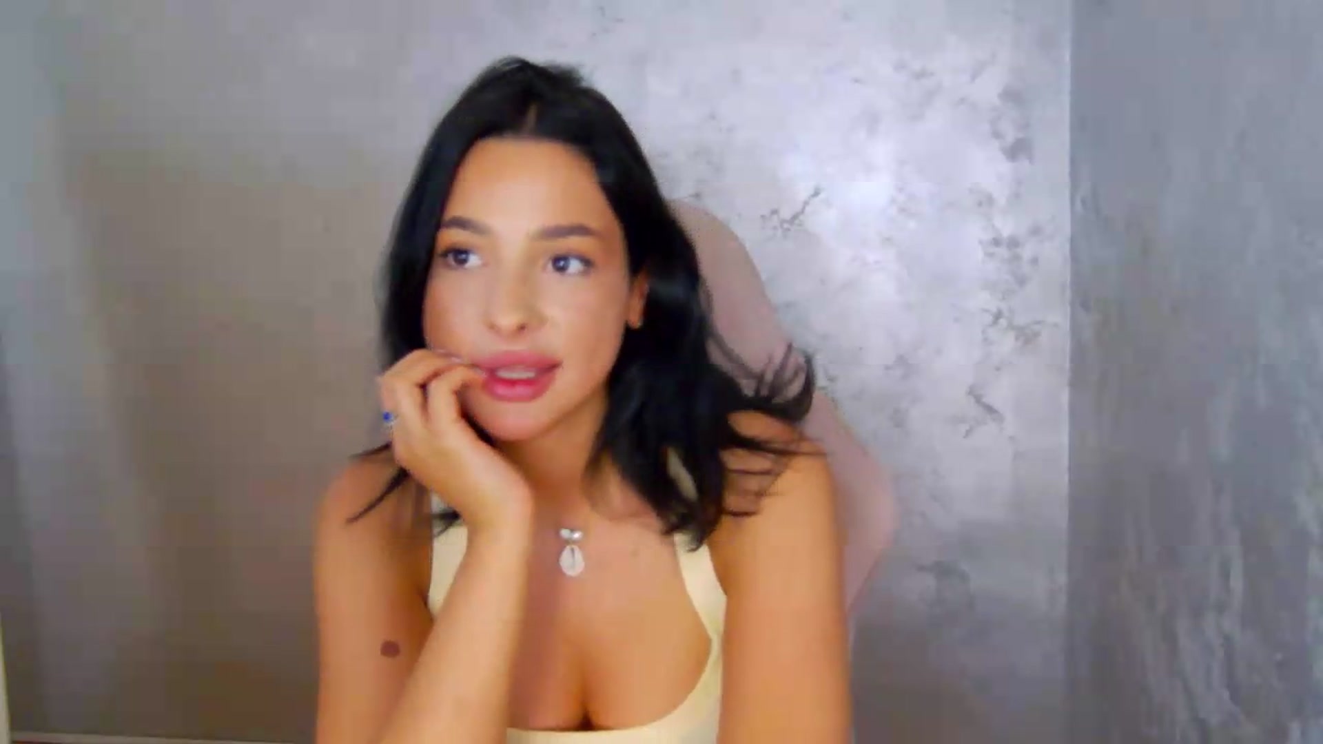 Gallery image thumbnail from meliiis_'s myfreecams stream on, 06/18/2026, 18:57 image 12 of 20