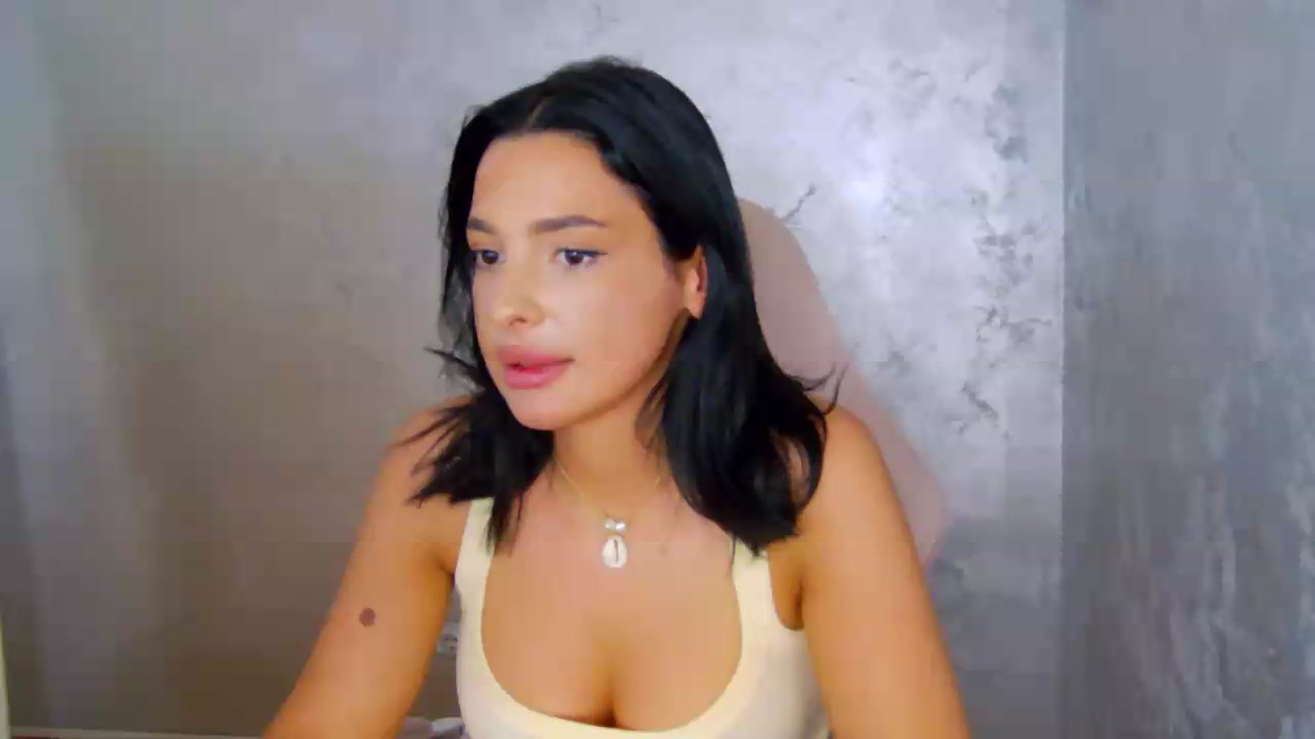 Gallery image thumbnail from meliiis_'s myfreecams stream on, 06/18/2026, 18:57 image 7 of 20
