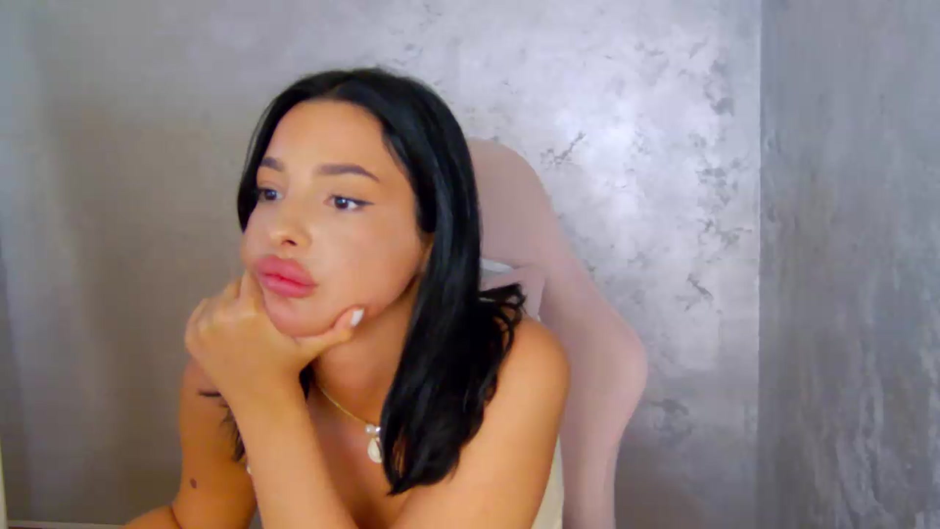 Gallery image thumbnail from meliiis_'s myfreecams stream on, 06/18/2026, 18:57 image 5 of 20