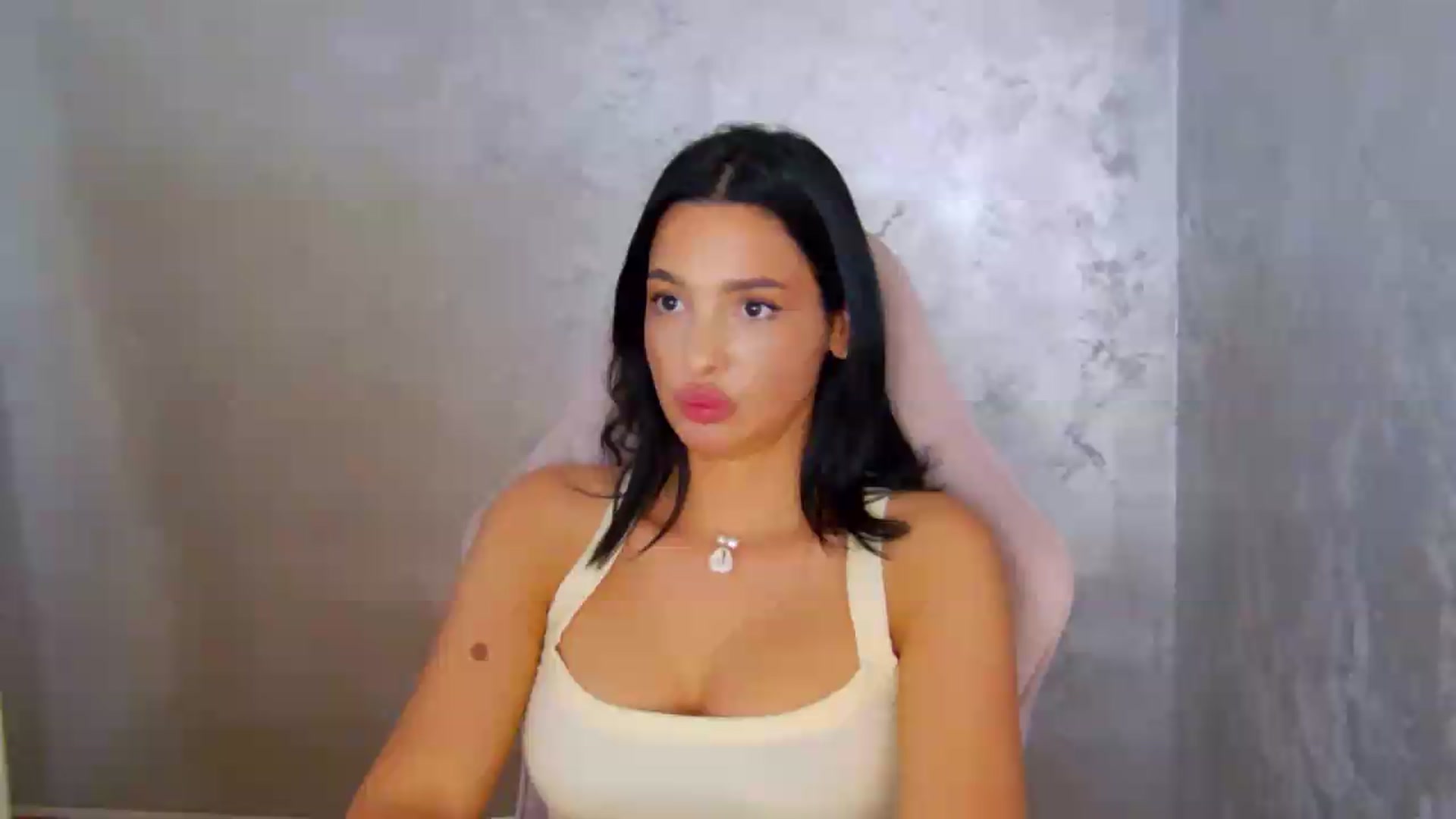 Gallery image thumbnail from meliiis_'s myfreecams stream on, 06/18/2026, 18:57 image 10 of 20