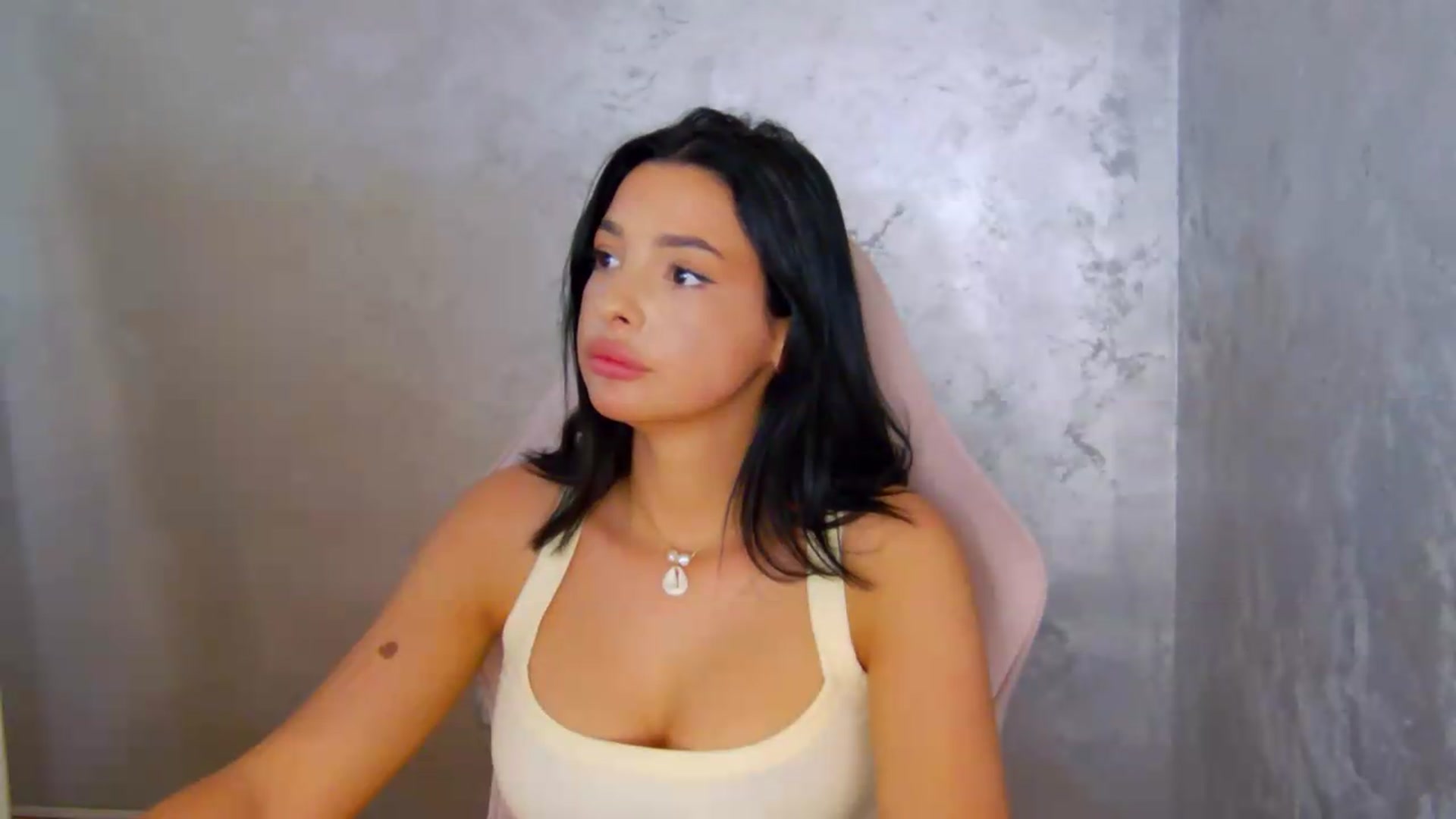 Gallery image thumbnail from meliiis_'s myfreecams stream on, 06/18/2026, 18:57 image 14 of 20