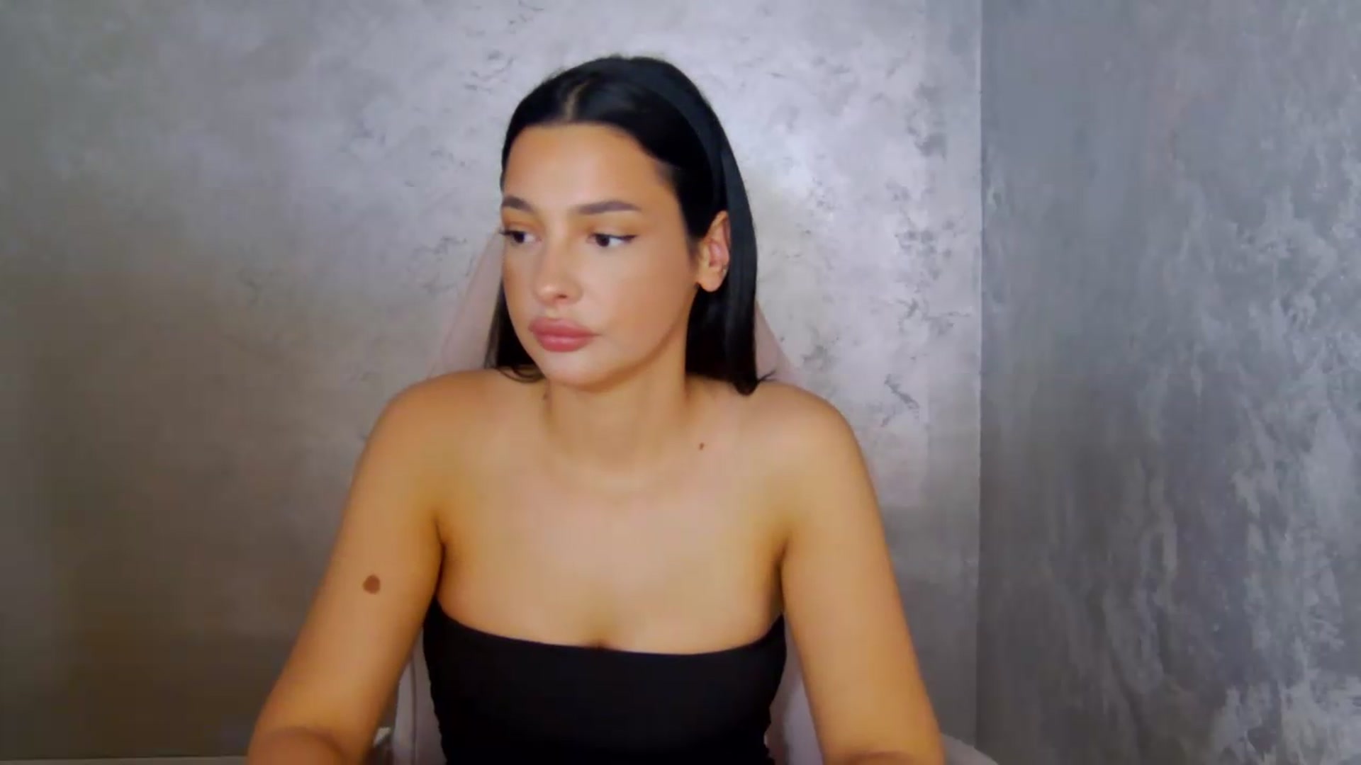 Gallery image thumbnail from meliiis_'s myfreecams stream on, 06/22/2026, 15:02 image 14 of 20