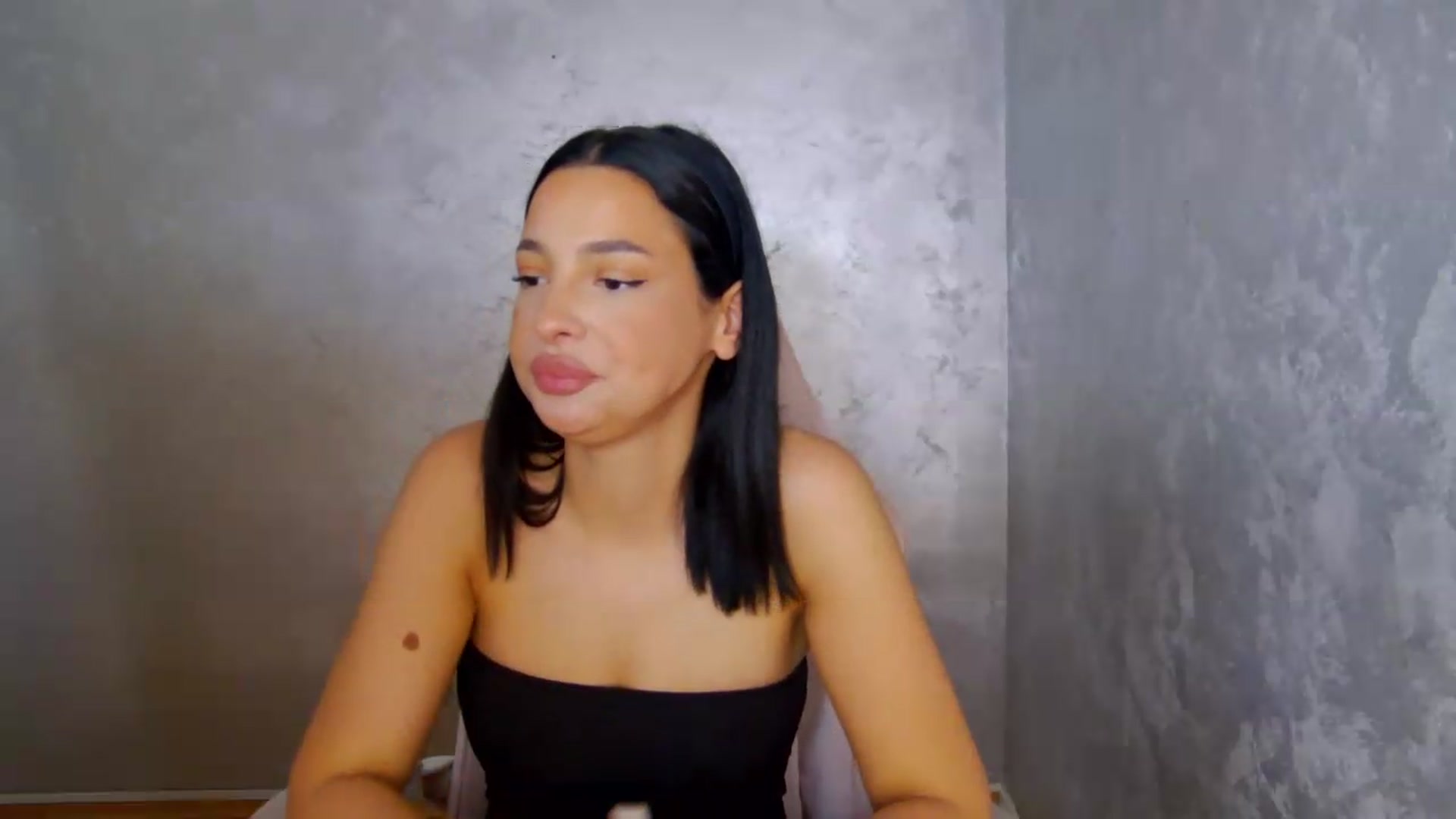 Gallery image thumbnail from meliiis_'s myfreecams stream on, 06/22/2026, 15:02 image 4 of 20