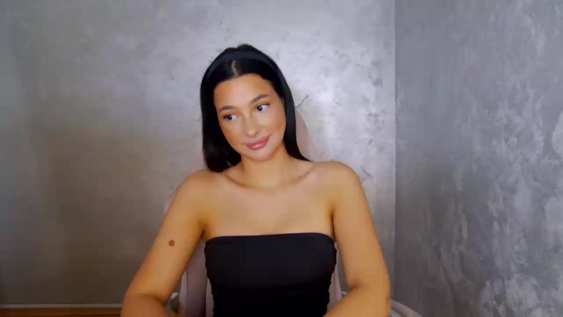 Gallery image thumbnail from meliiis_'s myfreecams stream on, 06/22/2026, 15:02 image 1 of 20
