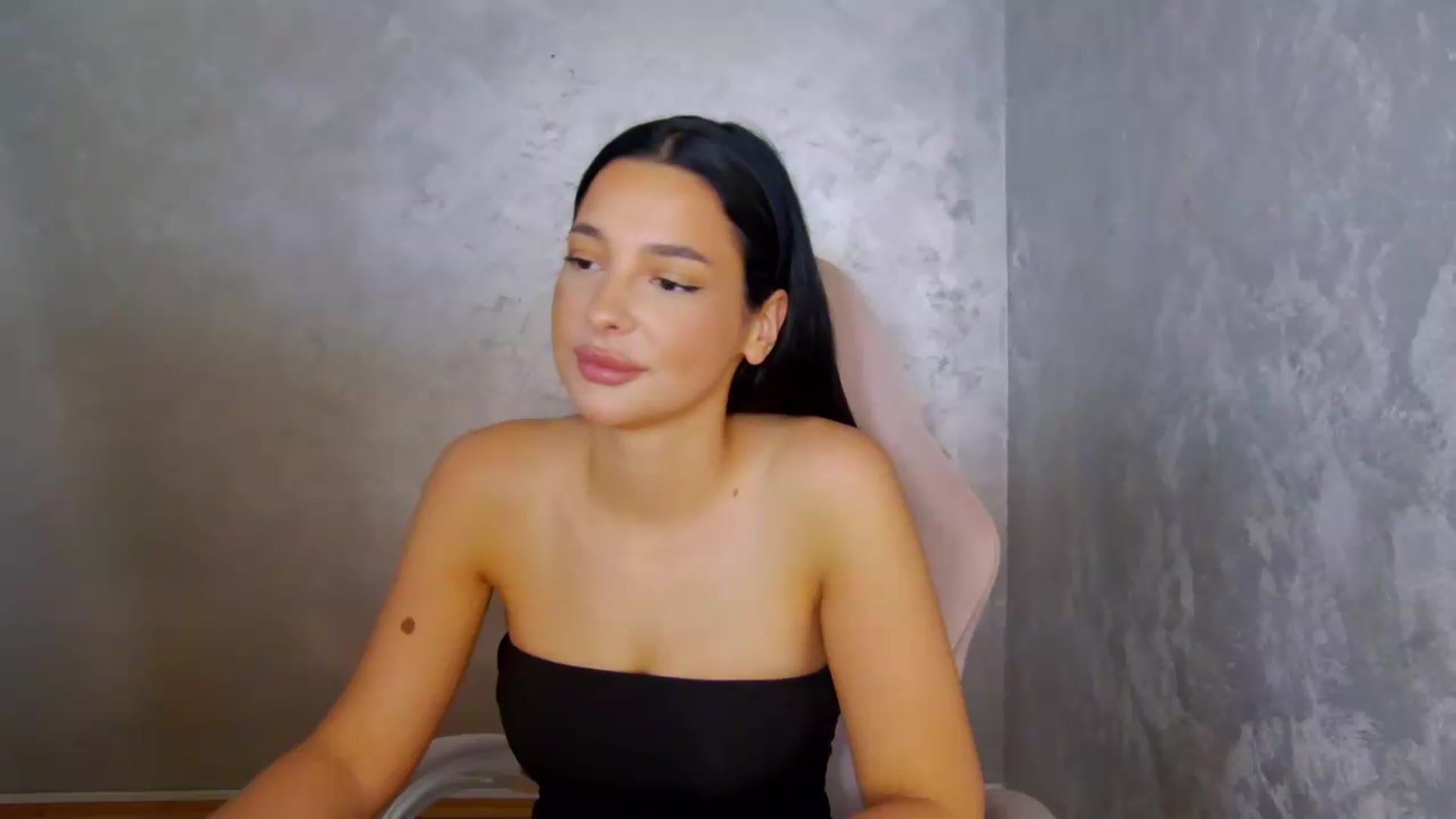 Gallery image thumbnail from meliiis_'s myfreecams stream on, 06/22/2026, 15:02 image 6 of 20