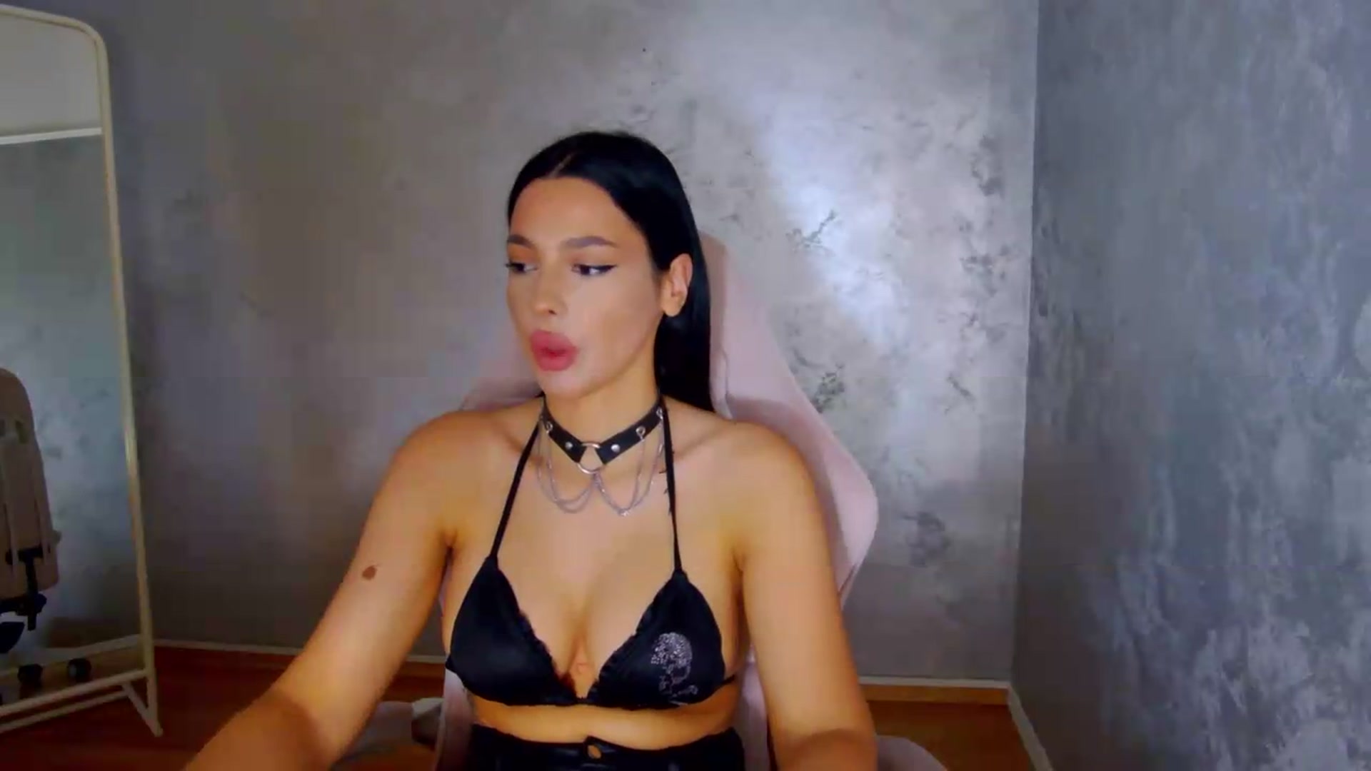 Gallery image thumbnail from meliiis_'s myfreecams stream on, 06/25/2026, 14:55 image 16 of 20