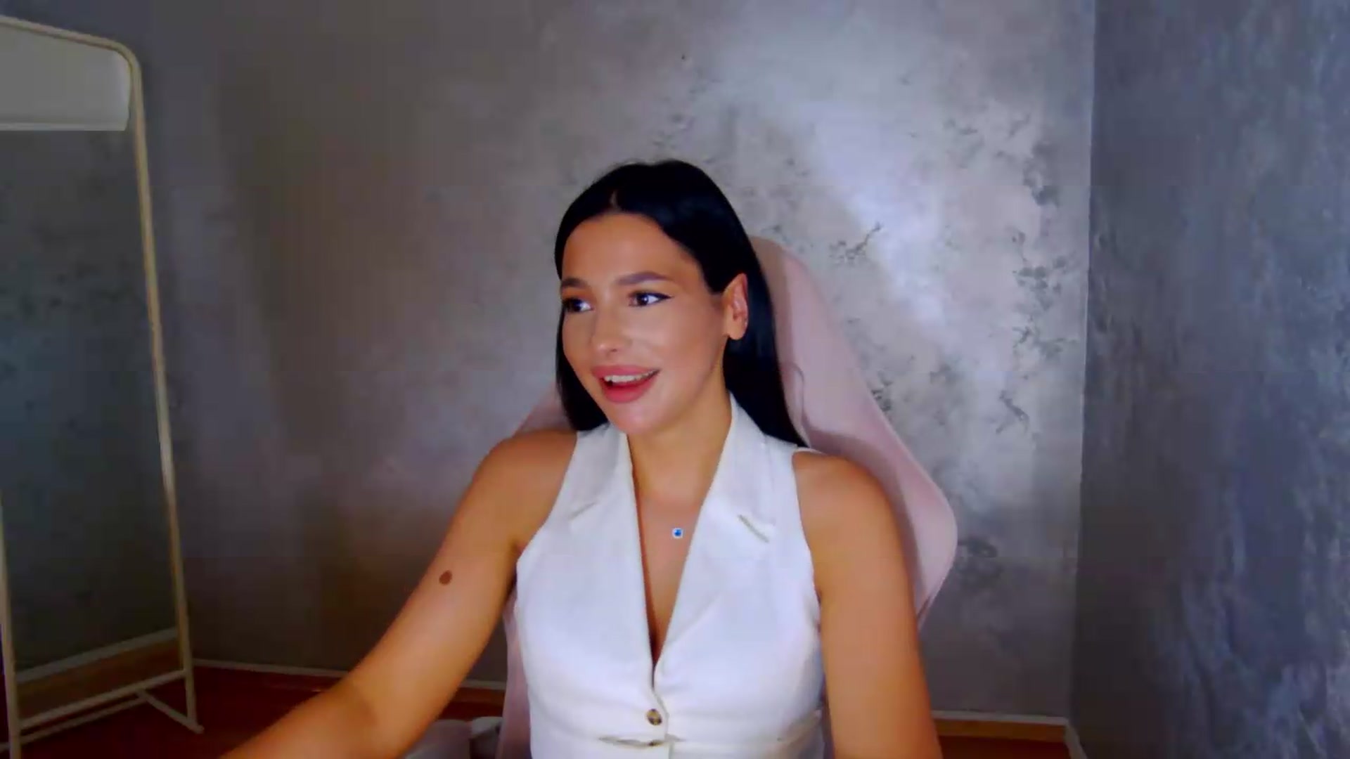 Gallery image thumbnail from meliiis_'s myfreecams stream on, 06/25/2026, 18:42 image 20 of 20