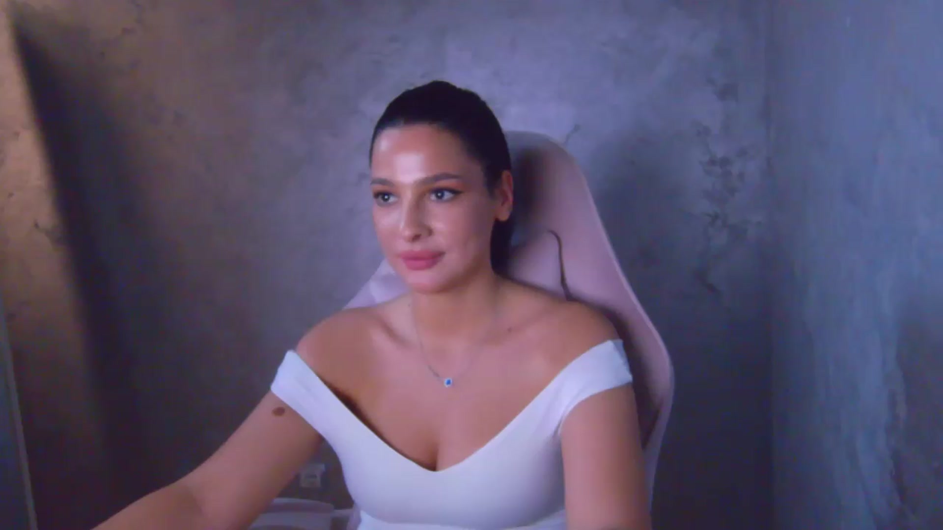 Gallery image thumbnail from meliiis_'s myfreecams stream on, 06/26/2026, 18:51 image 17 of 20