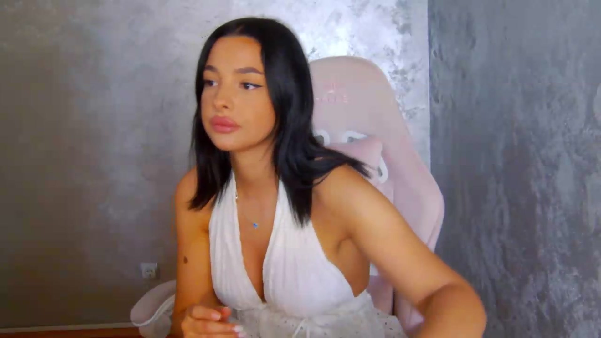 Gallery image thumbnail from meliiis_'s myfreecams stream on, 06/28/2026, 18:15 image 10 of 20