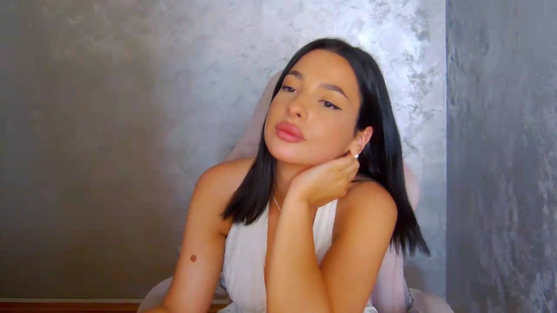 Gallery image thumbnail from meliiis_'s myfreecams stream on, 06/28/2026, 19:08 image 20 of 20