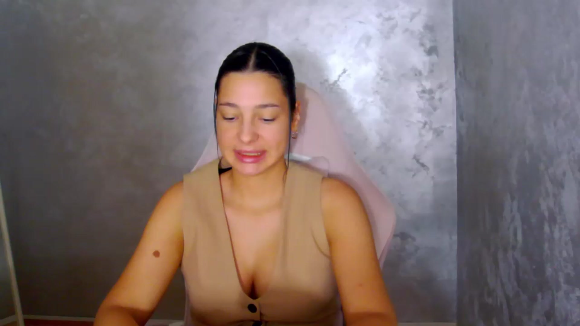 Gallery image thumbnail from meliiis_'s myfreecams stream on, 07/03/2026, 14:52 image 4 of 20