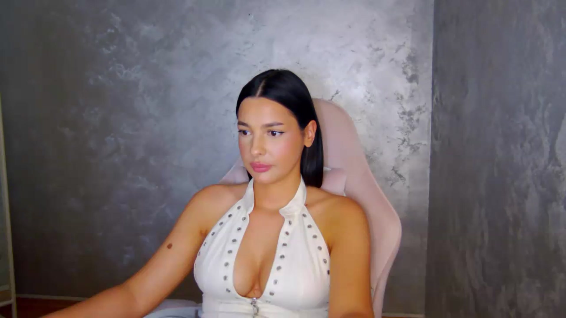 Gallery image thumbnail from meliiis_'s myfreecams stream on, 07/05/2026, 19:24 image 9 of 20