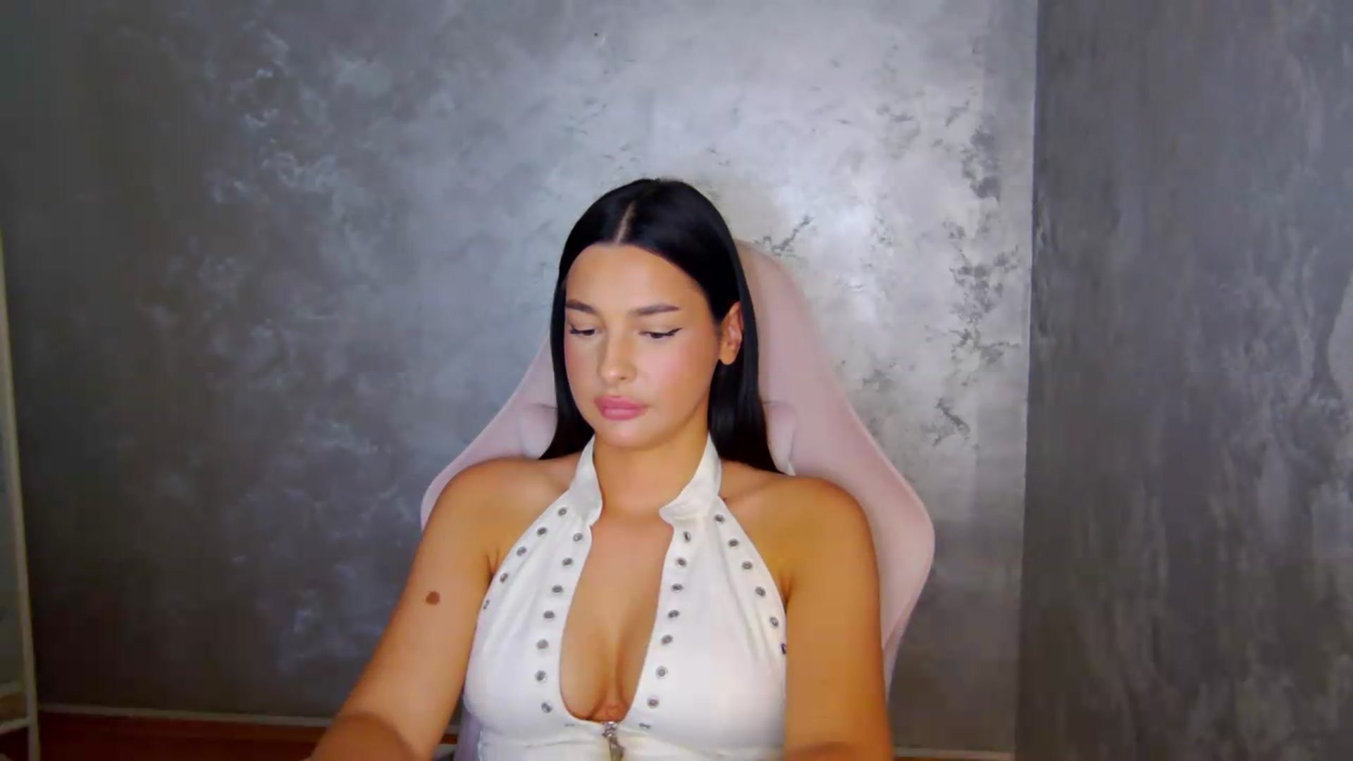 Gallery image thumbnail from meliiis_'s myfreecams stream on, 07/05/2026, 19:24 image 11 of 20