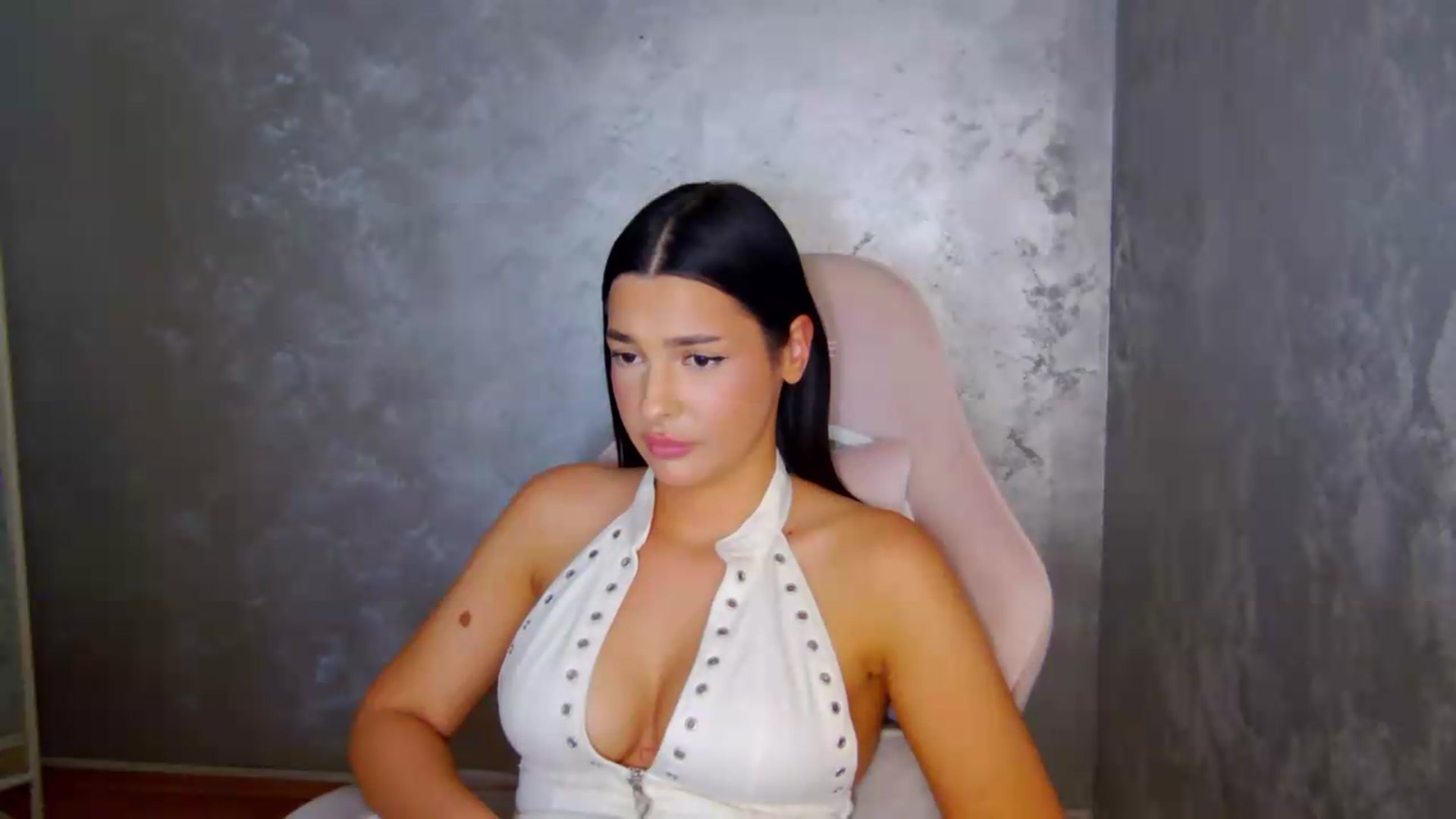 Gallery image thumbnail from meliiis_'s myfreecams stream on, 07/05/2026, 19:24 image 6 of 20