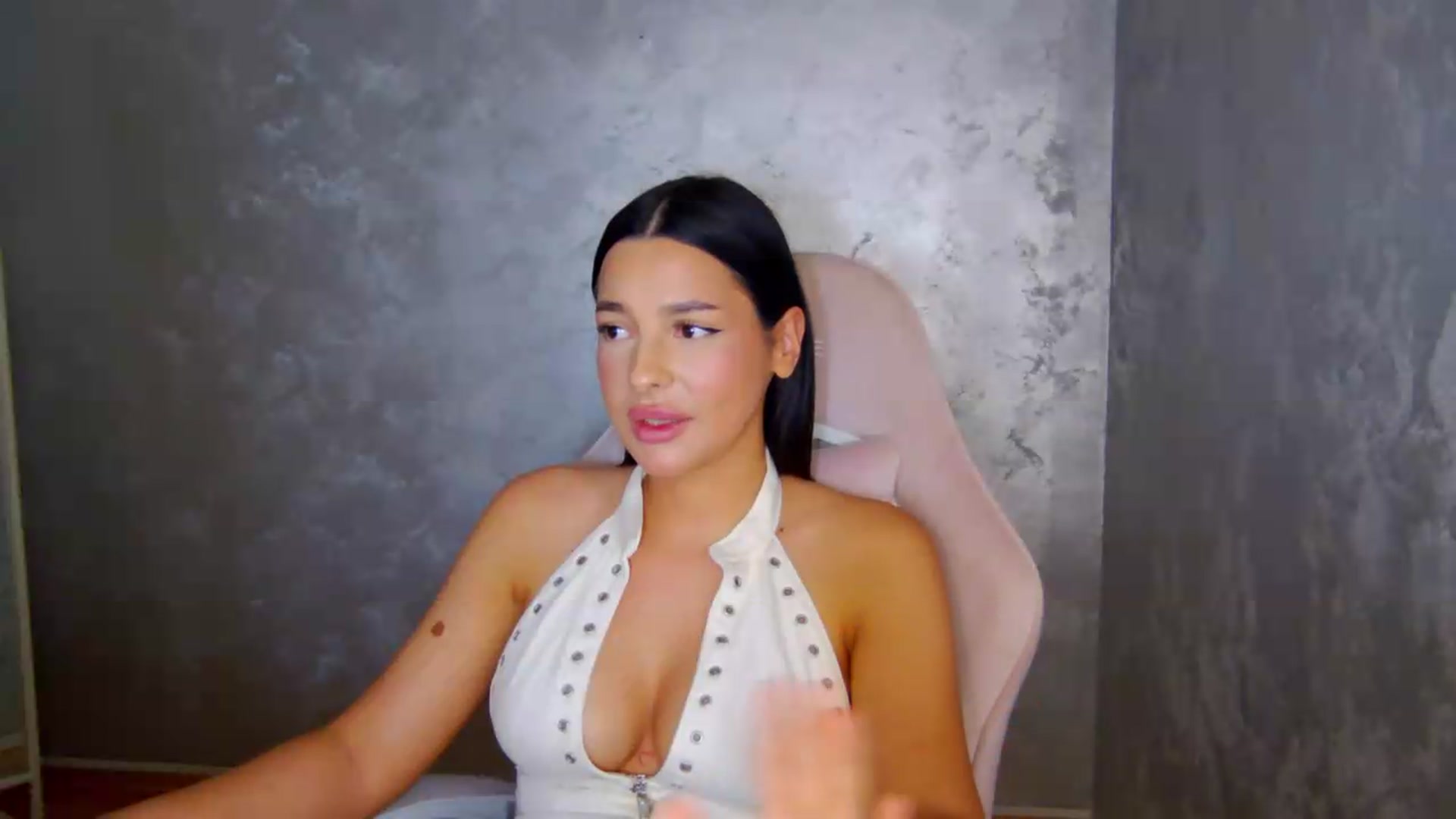 Gallery image thumbnail from meliiis_'s myfreecams stream on, 07/05/2026, 19:24 image 8 of 20