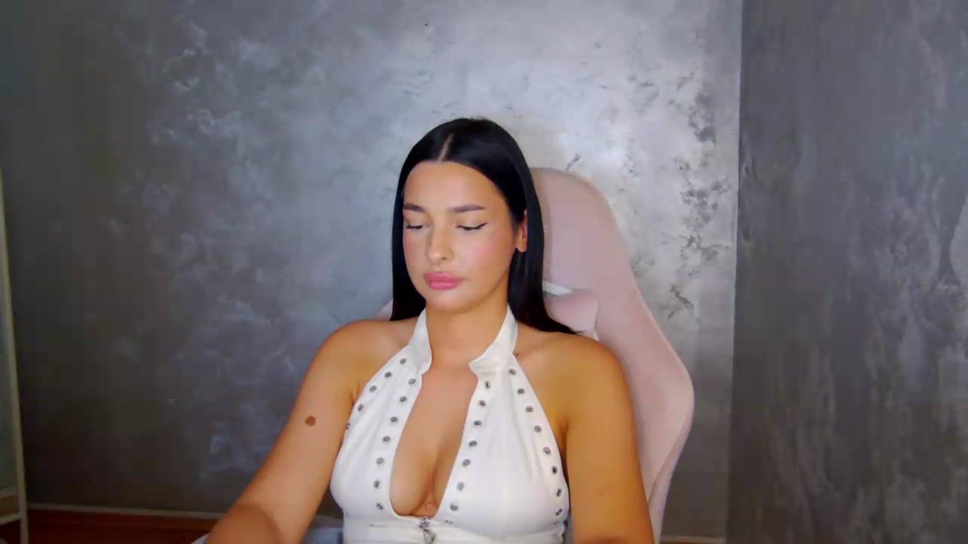Gallery image thumbnail from meliiis_'s myfreecams stream on, 07/05/2026, 19:24 image 7 of 20