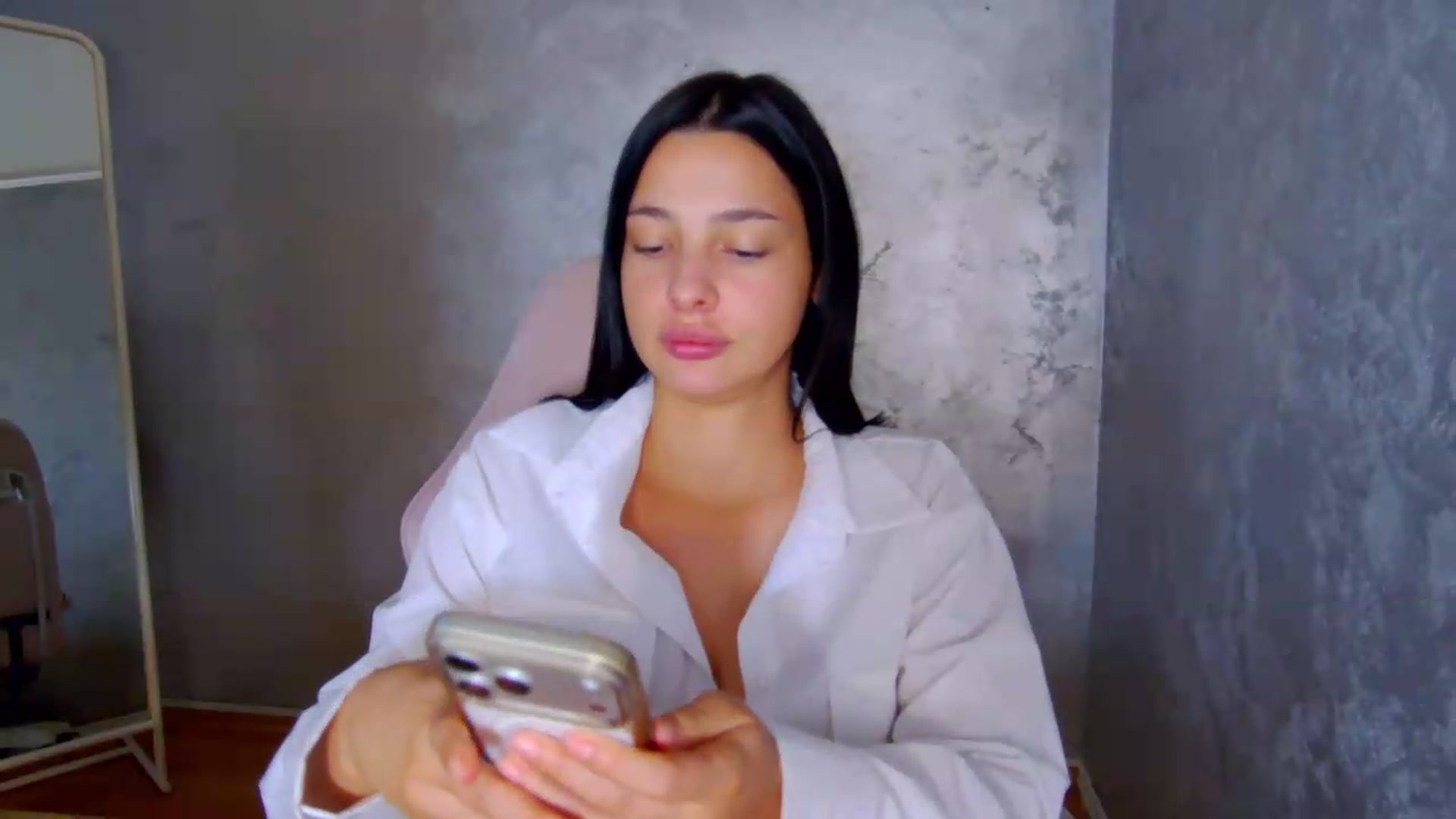 Gallery image thumbnail from meliiis_'s myfreecams stream on, 07/06/2026, 19:03 image 13 of 20