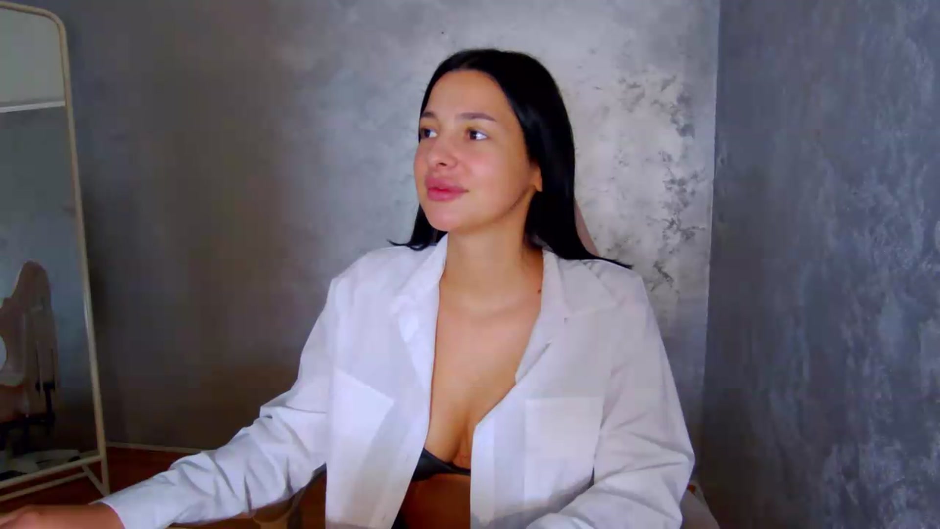 Gallery image thumbnail from meliiis_'s myfreecams stream on, 07/06/2026, 19:03 image 14 of 20