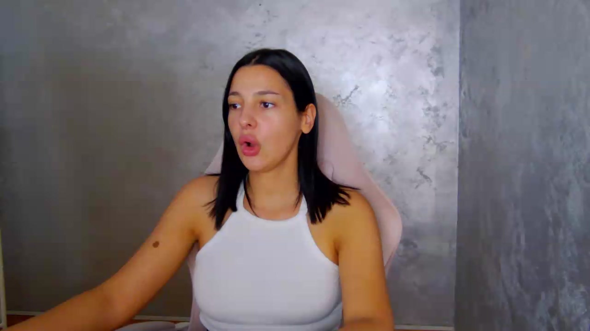 Gallery image thumbnail from meliiis_'s myfreecams stream on, 07/07/2026, 14:06 image 7 of 20