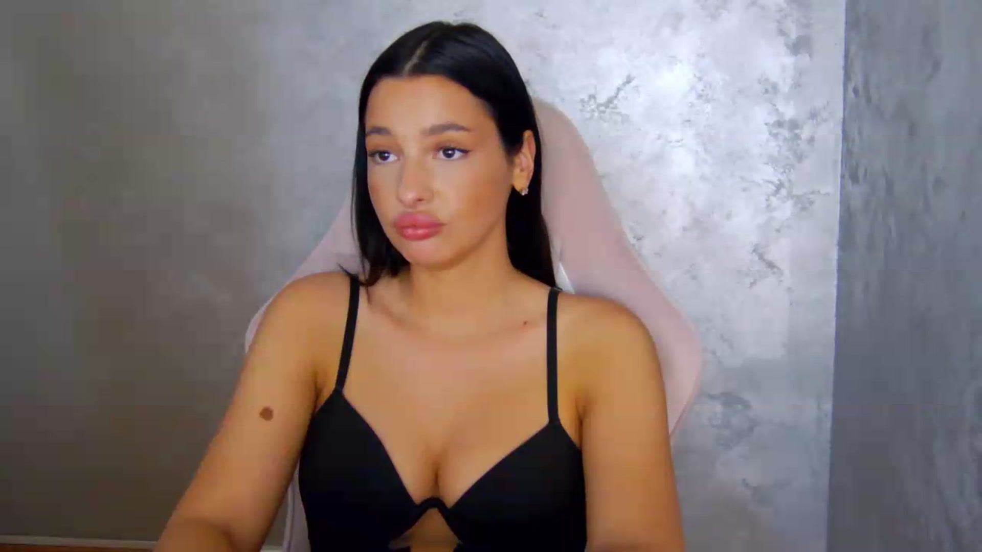 Gallery image thumbnail from meliiis_'s myfreecams stream on, 07/08/2026, 17:59 image 11 of 20