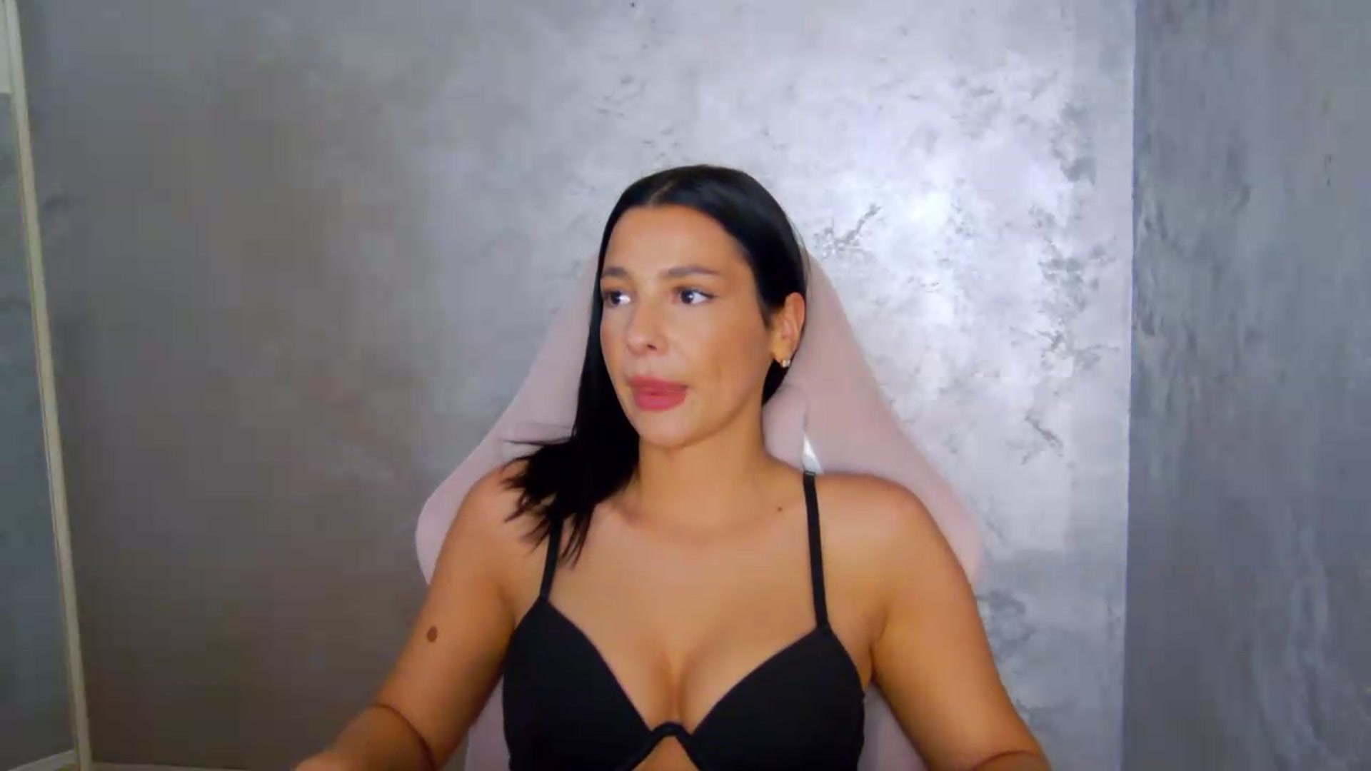 Gallery image thumbnail from meliiis_'s myfreecams stream on, 07/08/2026, 17:59 image 19 of 20