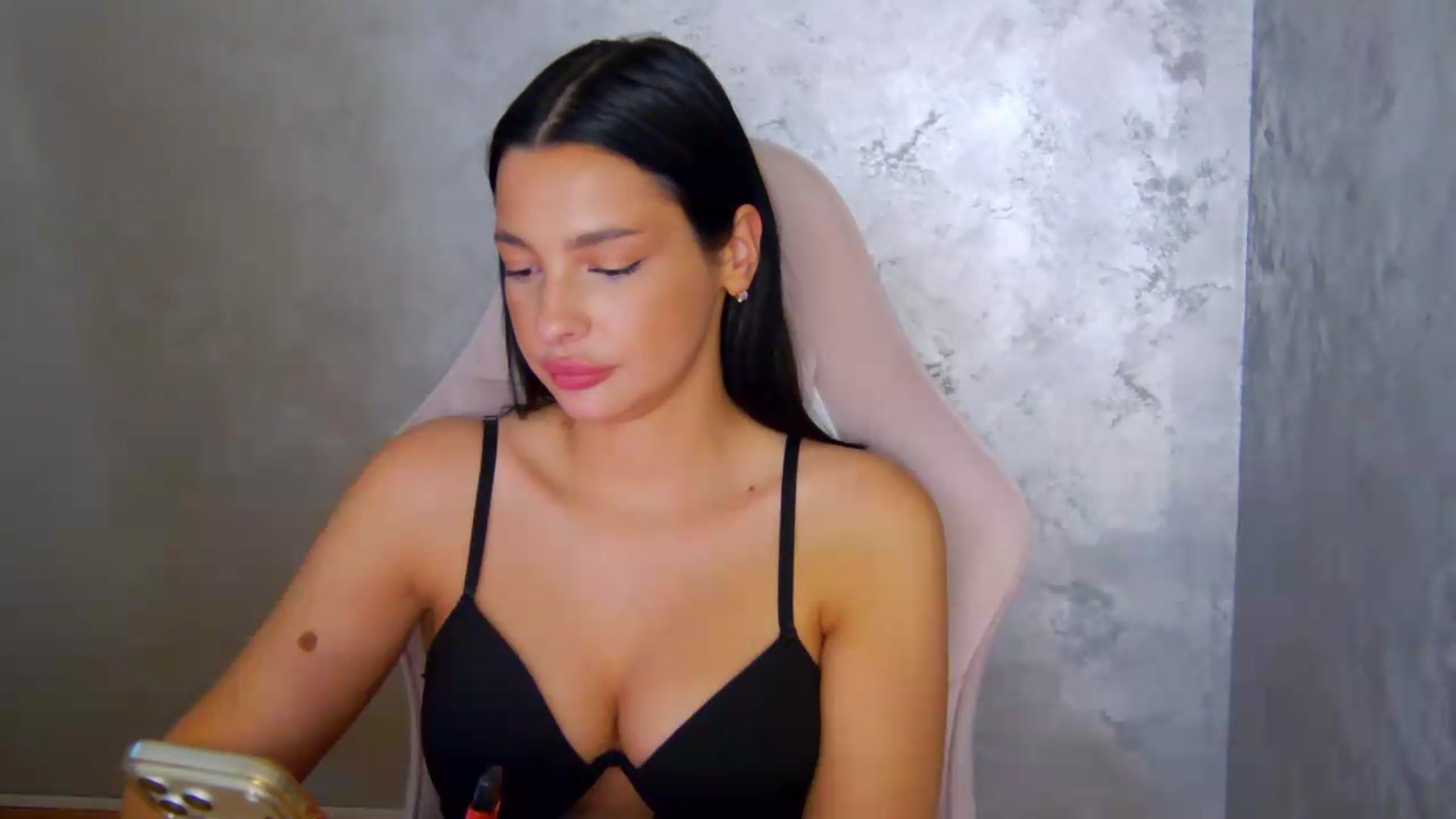 Gallery image thumbnail from meliiis_'s myfreecams stream on, 07/08/2026, 17:59 image 10 of 20