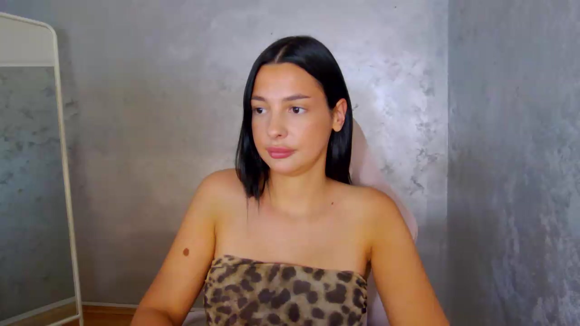 Gallery image thumbnail from meliiis_'s myfreecams stream on, 07/09/2026, 18:19 image 18 of 20