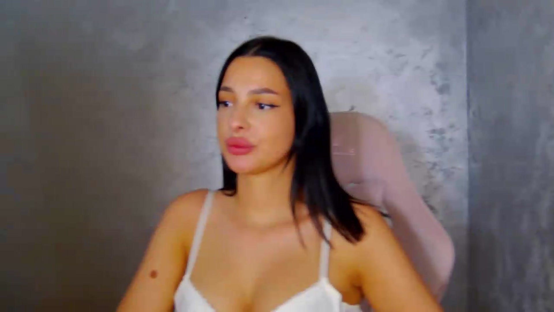Gallery image thumbnail from meliiis_'s myfreecams stream on, 07/10/2026, 18:03 image 4 of 20