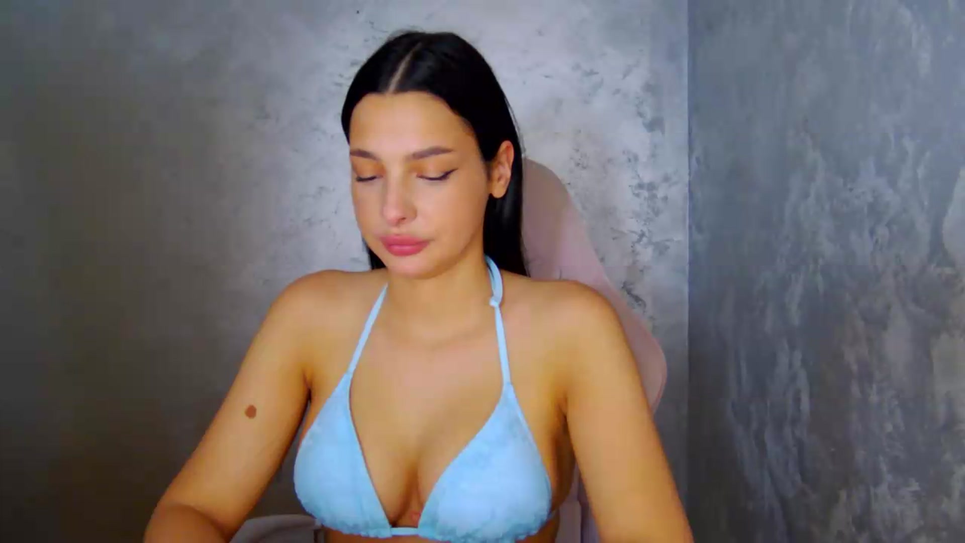 Gallery image thumbnail from meliiis_'s myfreecams stream on, 07/10/2026, 18:03 image 6 of 20