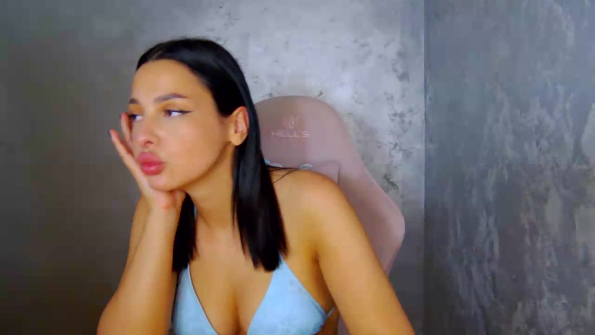 Gallery image thumbnail from meliiis_'s myfreecams stream on, 07/10/2026, 18:03 image 7 of 20