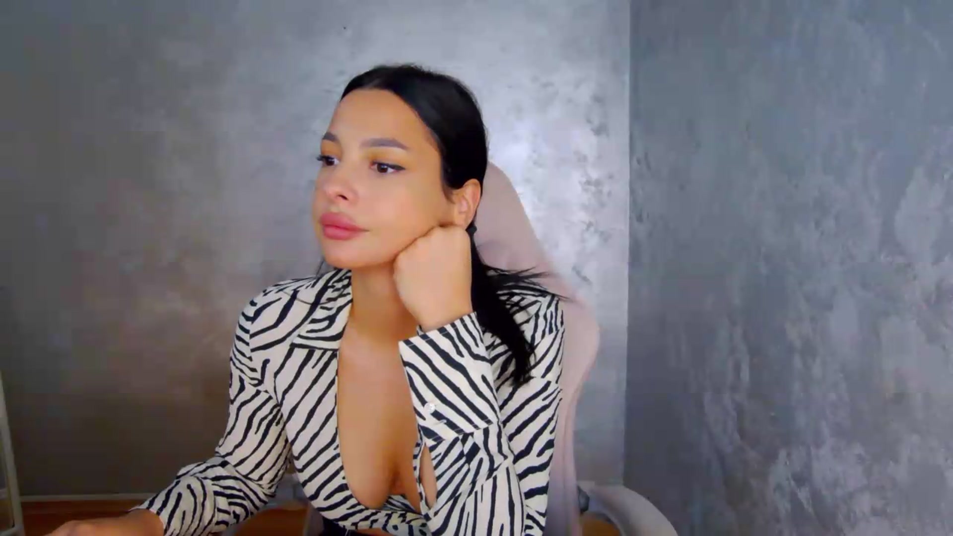 Gallery image thumbnail from meliiis_'s myfreecams stream on, 07/14/2026, 18:55 image 18 of 20