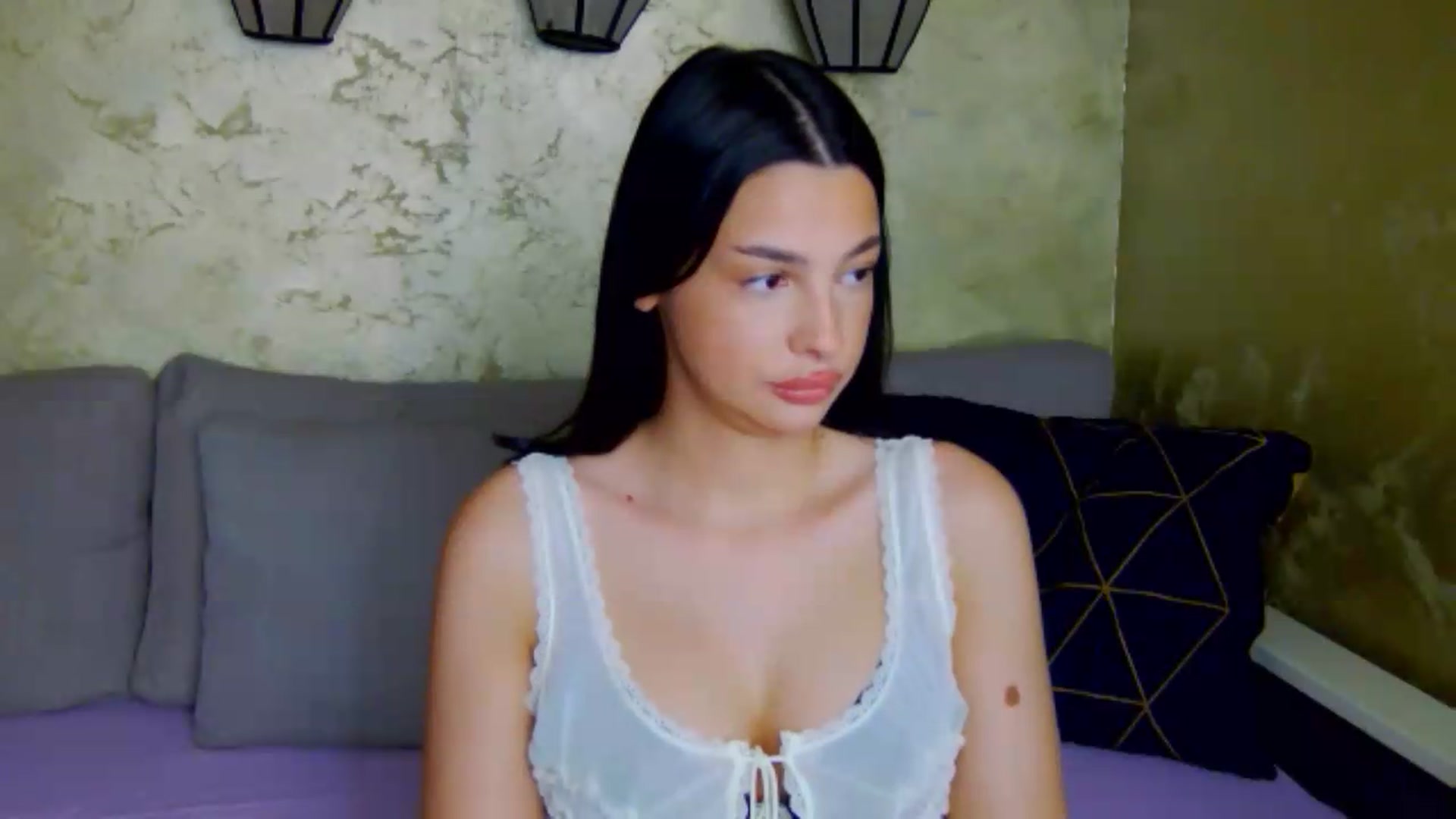 Gallery image thumbnail from meliiis_'s myfreecams stream on, 07/16/2026, 10:36 image 15 of 20