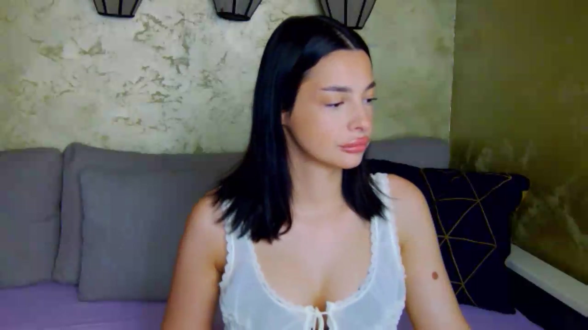 Gallery image thumbnail from meliiis_'s myfreecams stream on, 07/16/2026, 10:36 image 14 of 20