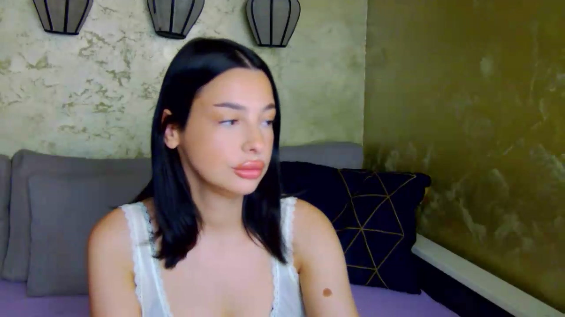 Gallery image thumbnail from meliiis_'s myfreecams stream on, 07/16/2026, 10:36 image 19 of 20