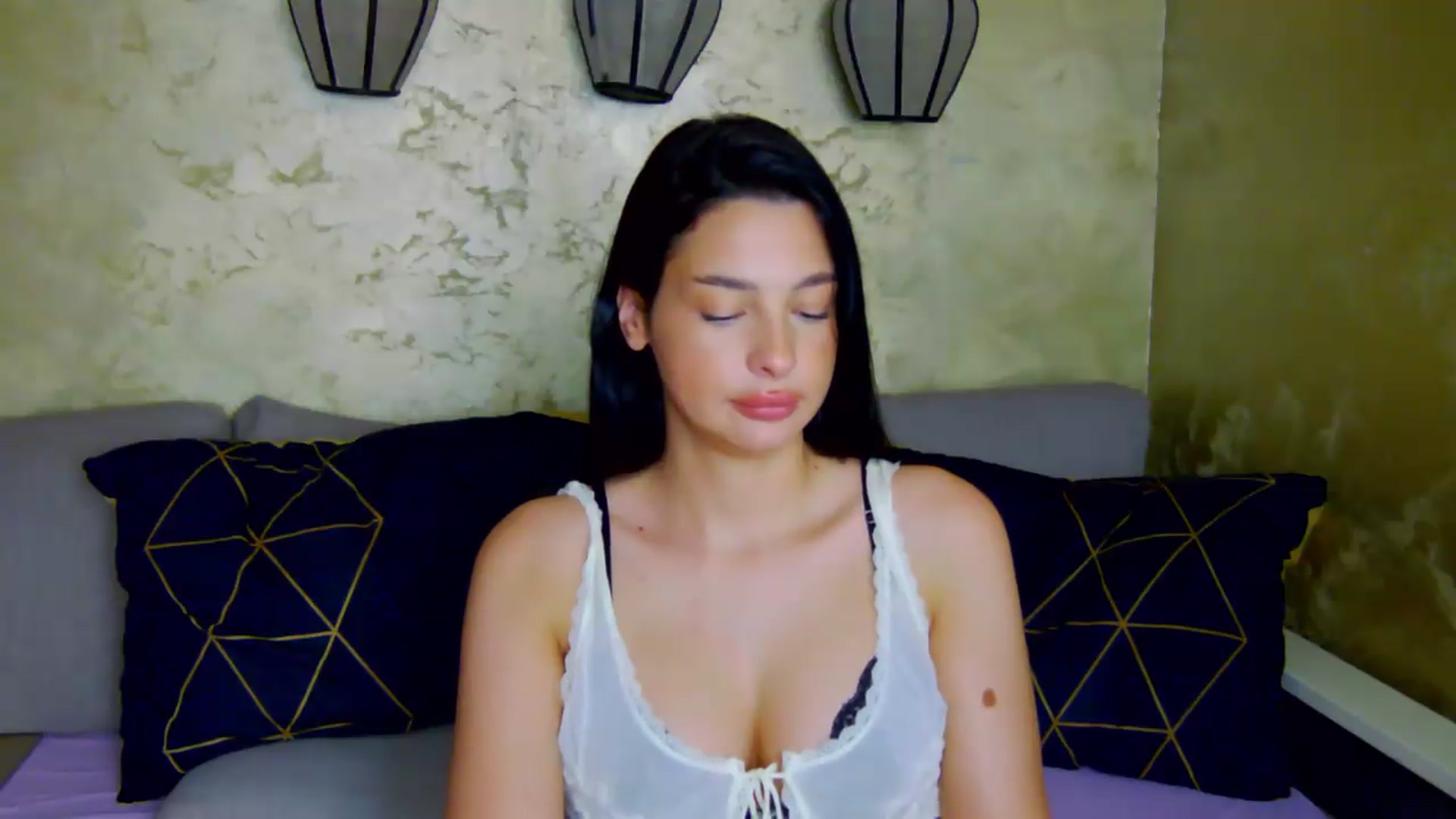 Gallery image thumbnail from meliiis_'s myfreecams stream on, 07/16/2026, 14:28 image 10 of 20