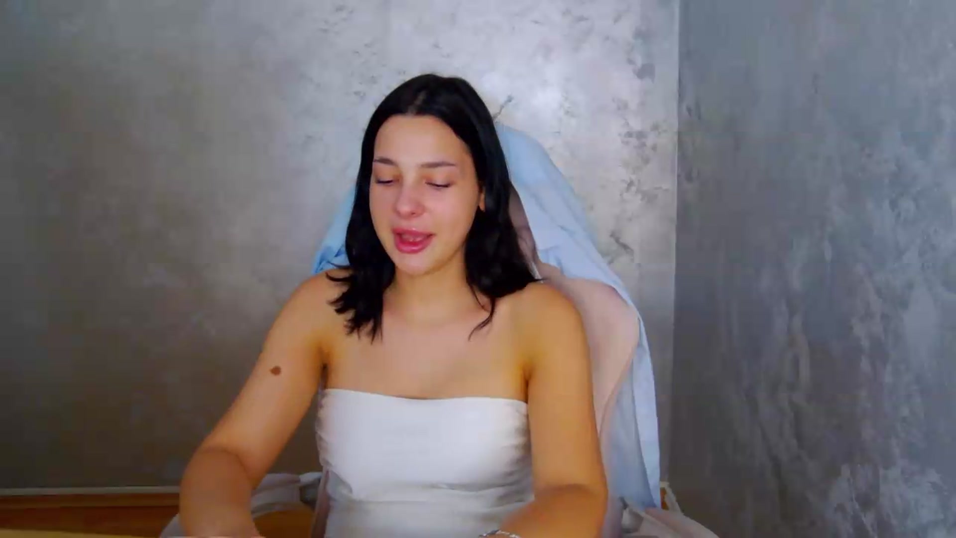 Gallery image thumbnail from meliiis_'s myfreecams stream on, 07/18/2026, 16:25 image 6 of 20