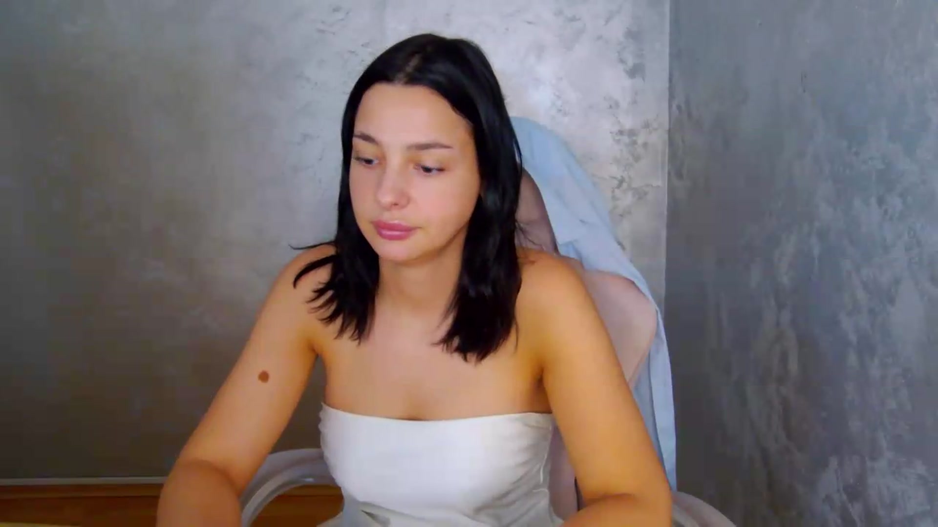 Gallery image thumbnail from meliiis_'s myfreecams stream on, 07/18/2026, 16:25 image 3 of 20