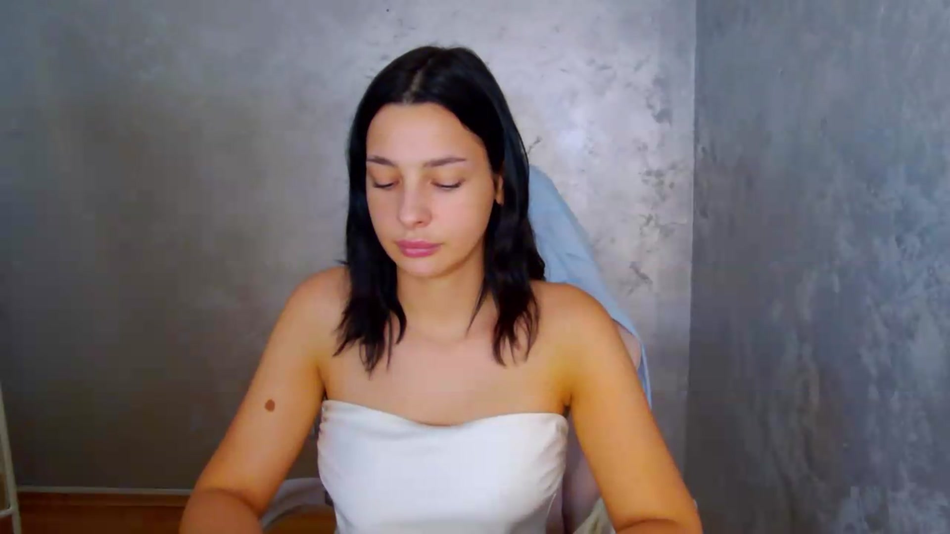 Gallery image thumbnail from meliiis_'s myfreecams stream on, 07/18/2026, 16:25 image 18 of 20