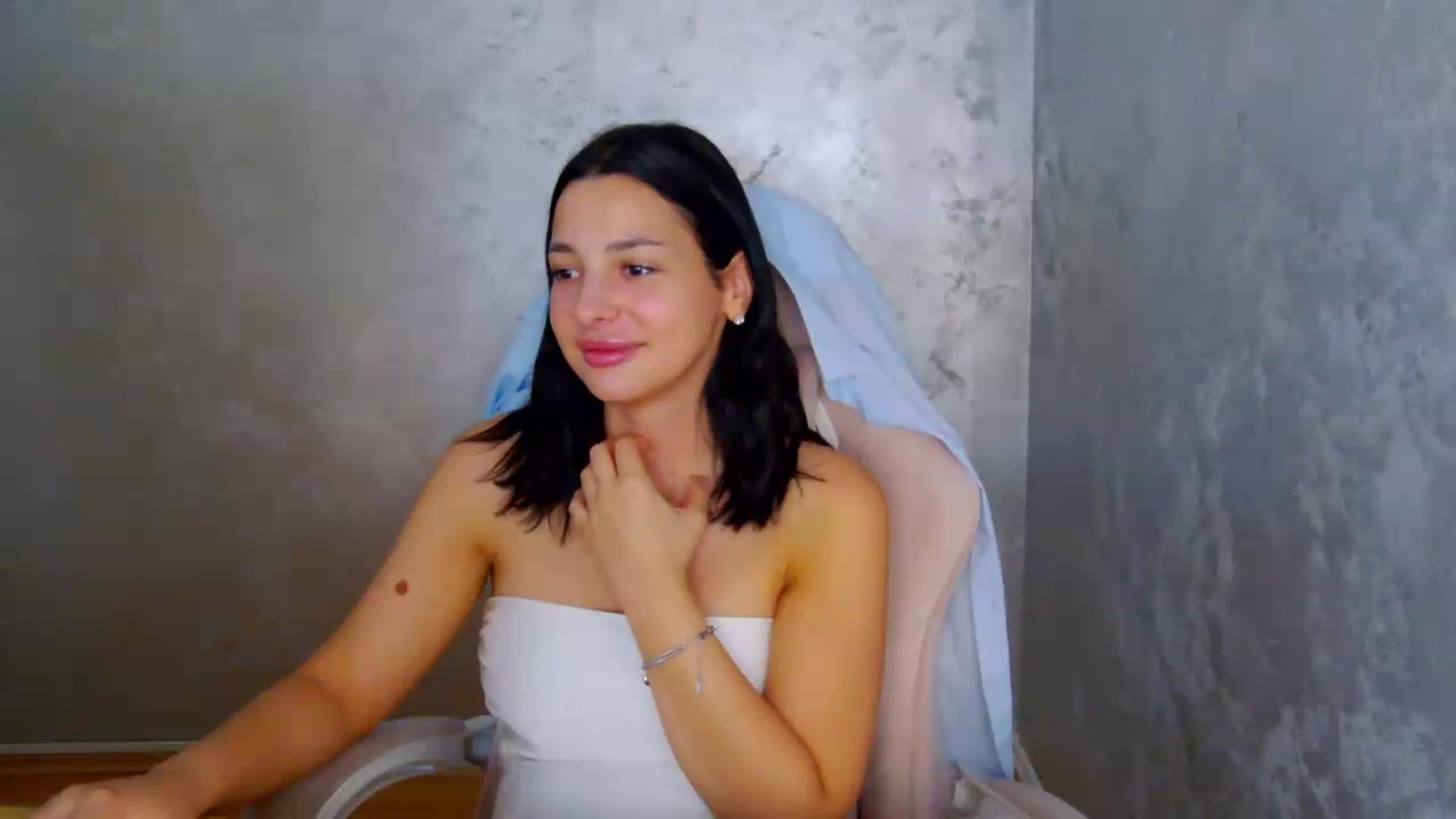 Gallery image thumbnail from meliiis_'s myfreecams stream on, 07/18/2026, 16:25 image 7 of 20