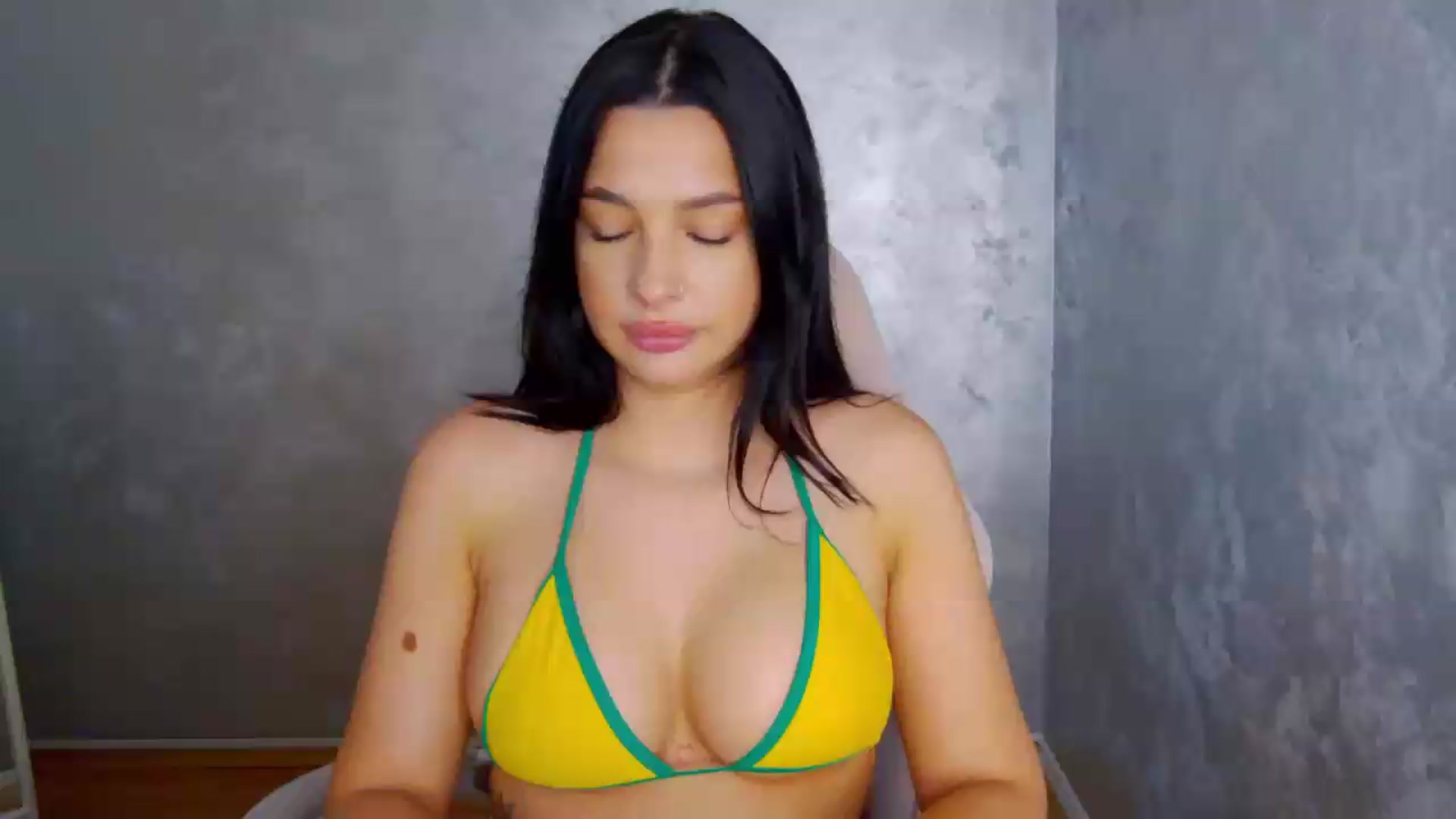 Gallery image thumbnail from meliiis_'s myfreecams stream on, 07/21/2026, 18:52 image 11 of 20