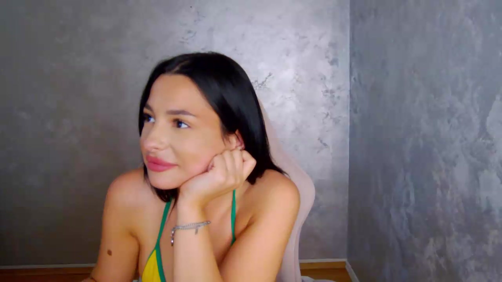 Gallery image thumbnail from meliiis_'s myfreecams stream on, 07/21/2026, 18:52 image 20 of 20