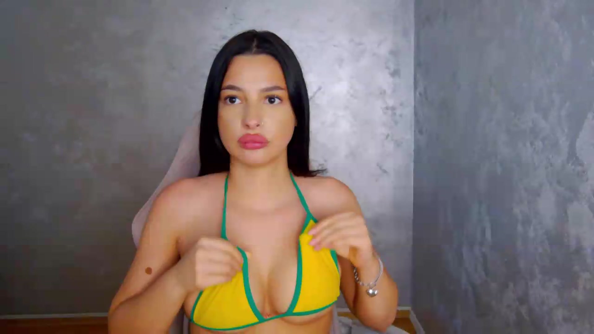 Gallery image thumbnail from meliiis_'s myfreecams stream on, 07/21/2026, 18:52 image 17 of 20