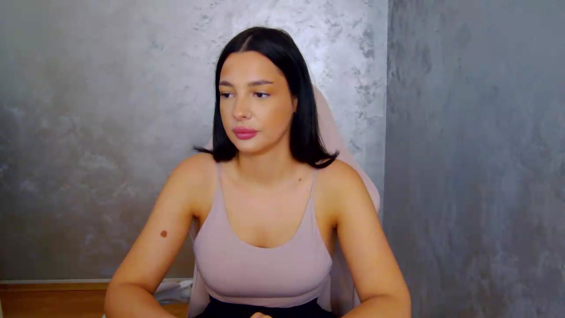 Gallery image thumbnail from meliiis_'s myfreecams stream on, 07/22/2026, 14:23 image 6 of 20