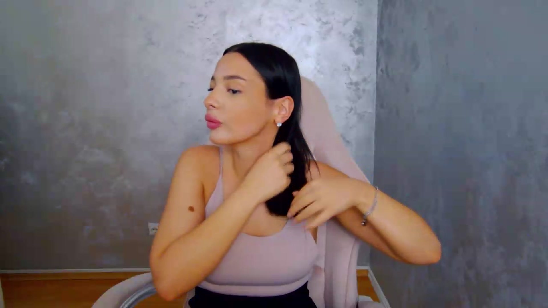 Gallery image thumbnail from meliiis_'s myfreecams stream on, 07/22/2026, 14:23 image 20 of 20