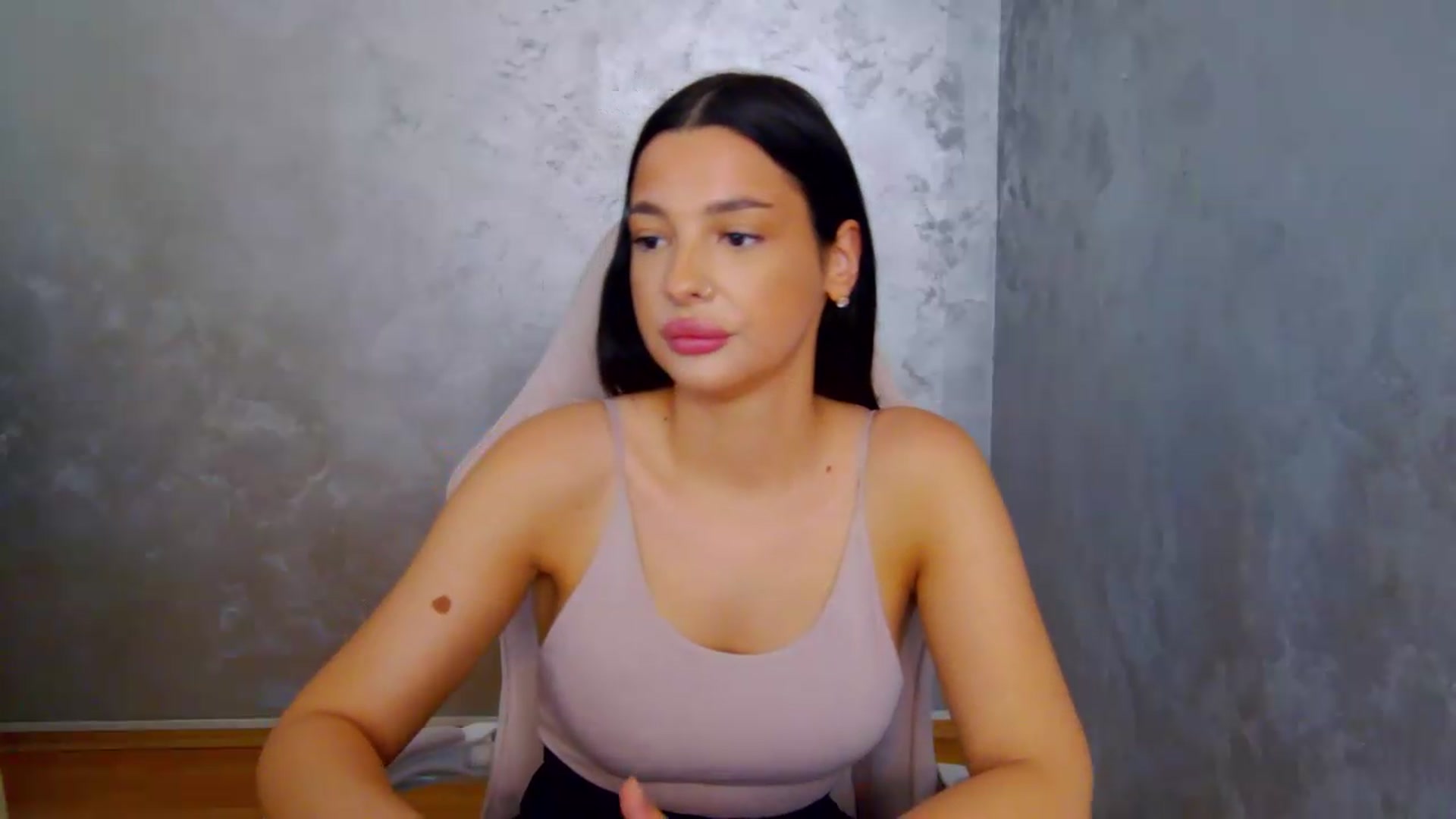 Gallery image thumbnail from meliiis_'s myfreecams stream on, 07/22/2026, 14:23 image 13 of 20