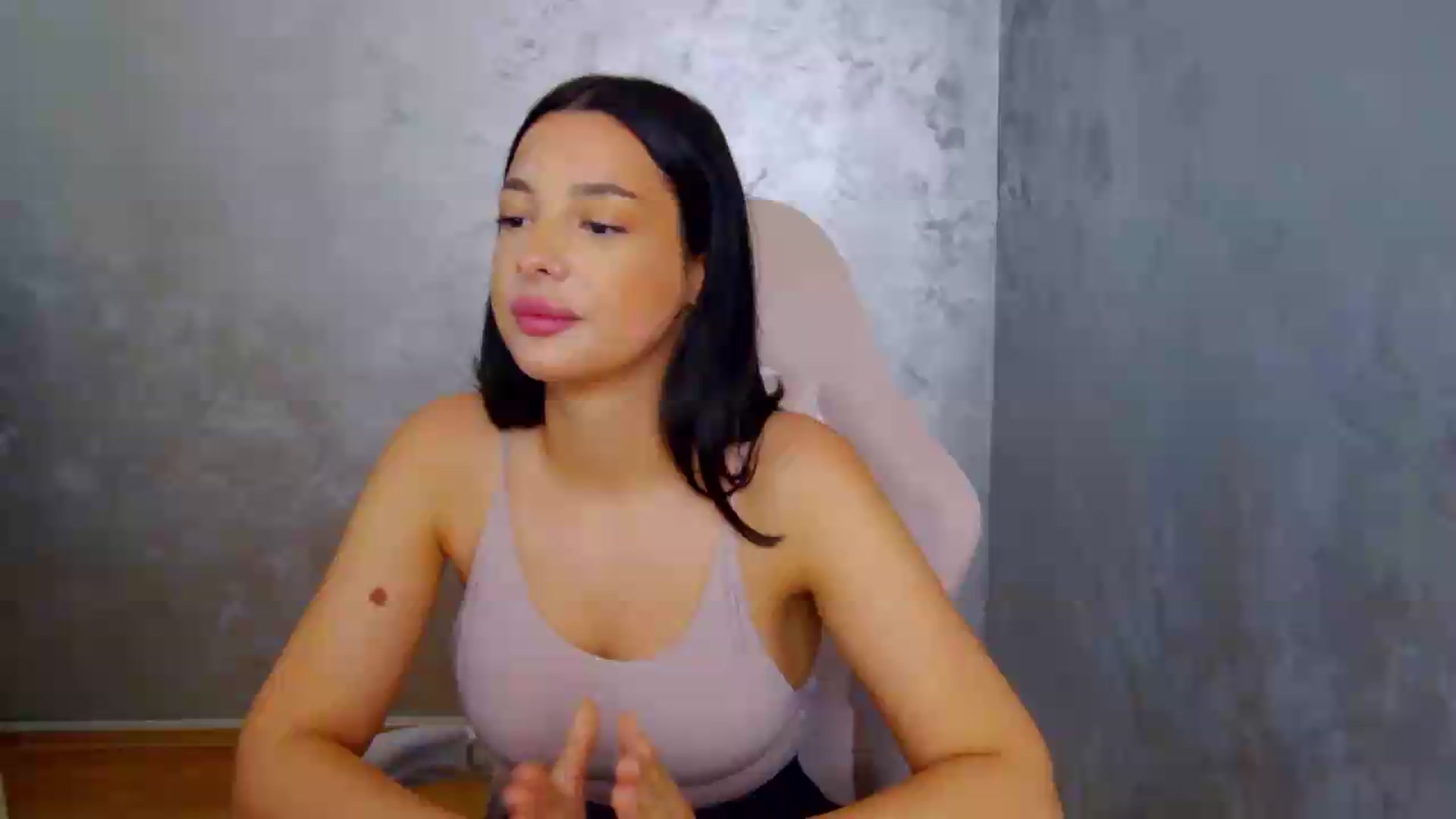 Gallery image thumbnail from meliiis_'s myfreecams stream on, 07/22/2026, 14:23 image 8 of 20
