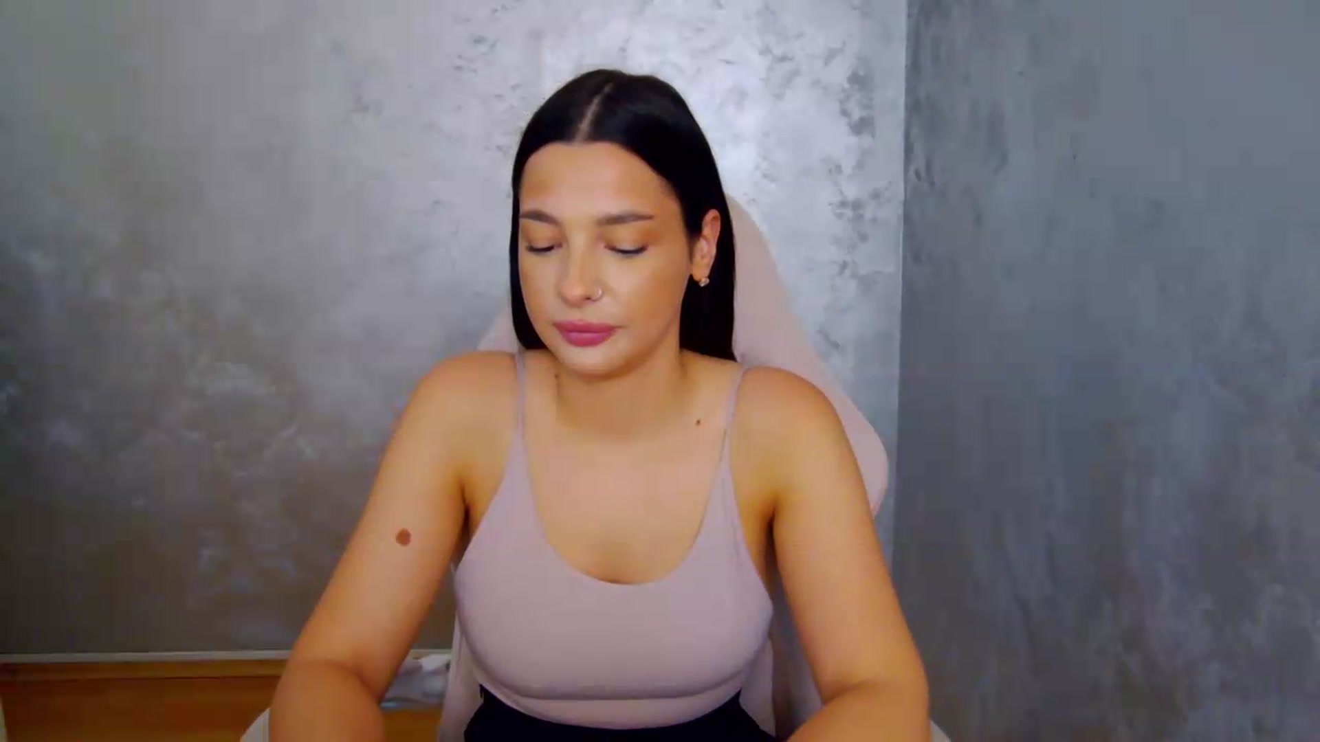 Gallery image thumbnail from meliiis_'s myfreecams stream on, 07/22/2026, 14:23 image 12 of 20